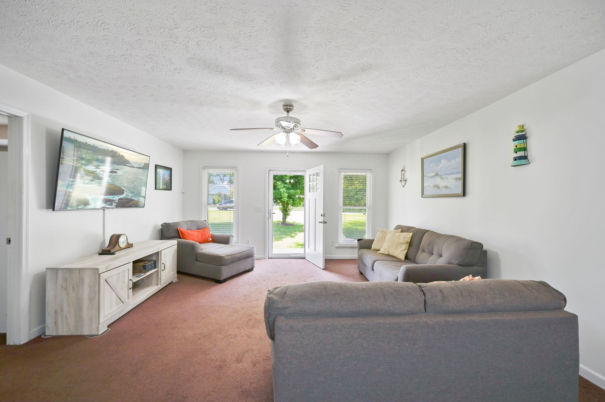 14 Long Meadow Dr Property Photo 7