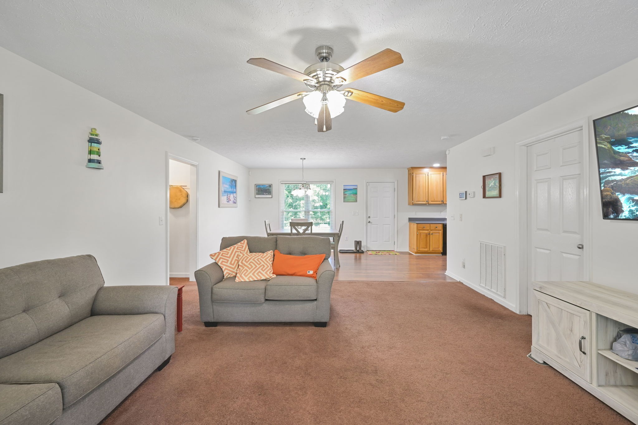 14 Long Meadow Dr Property Photo 8