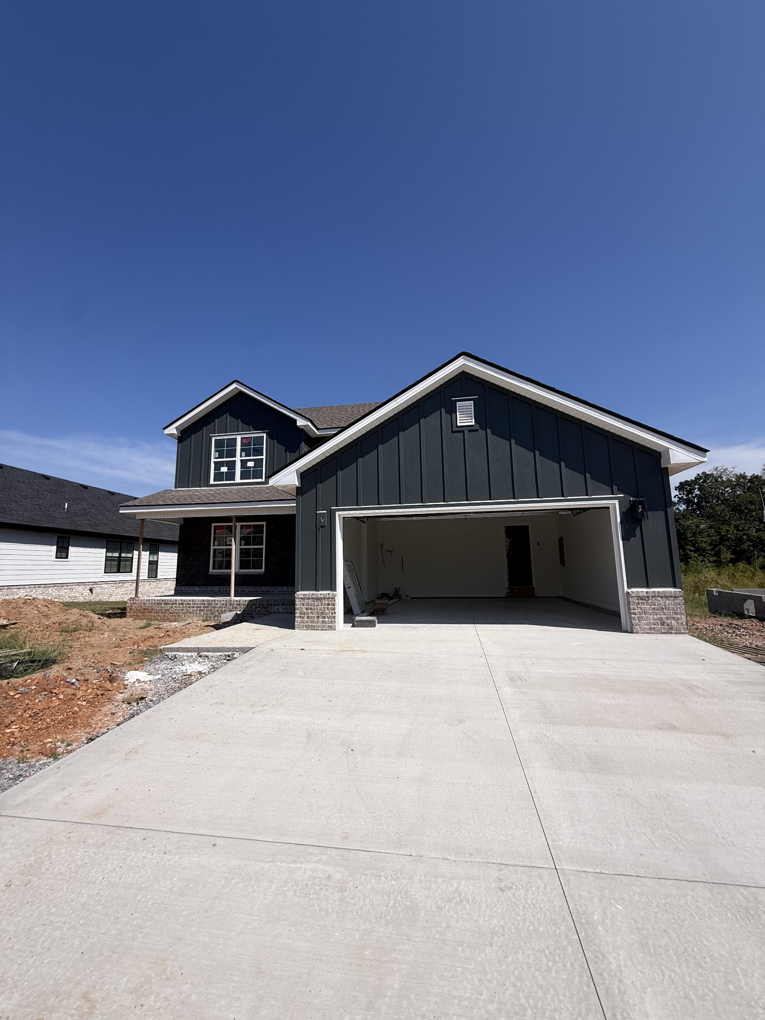 925 Bankside Dr Property Photo 1
