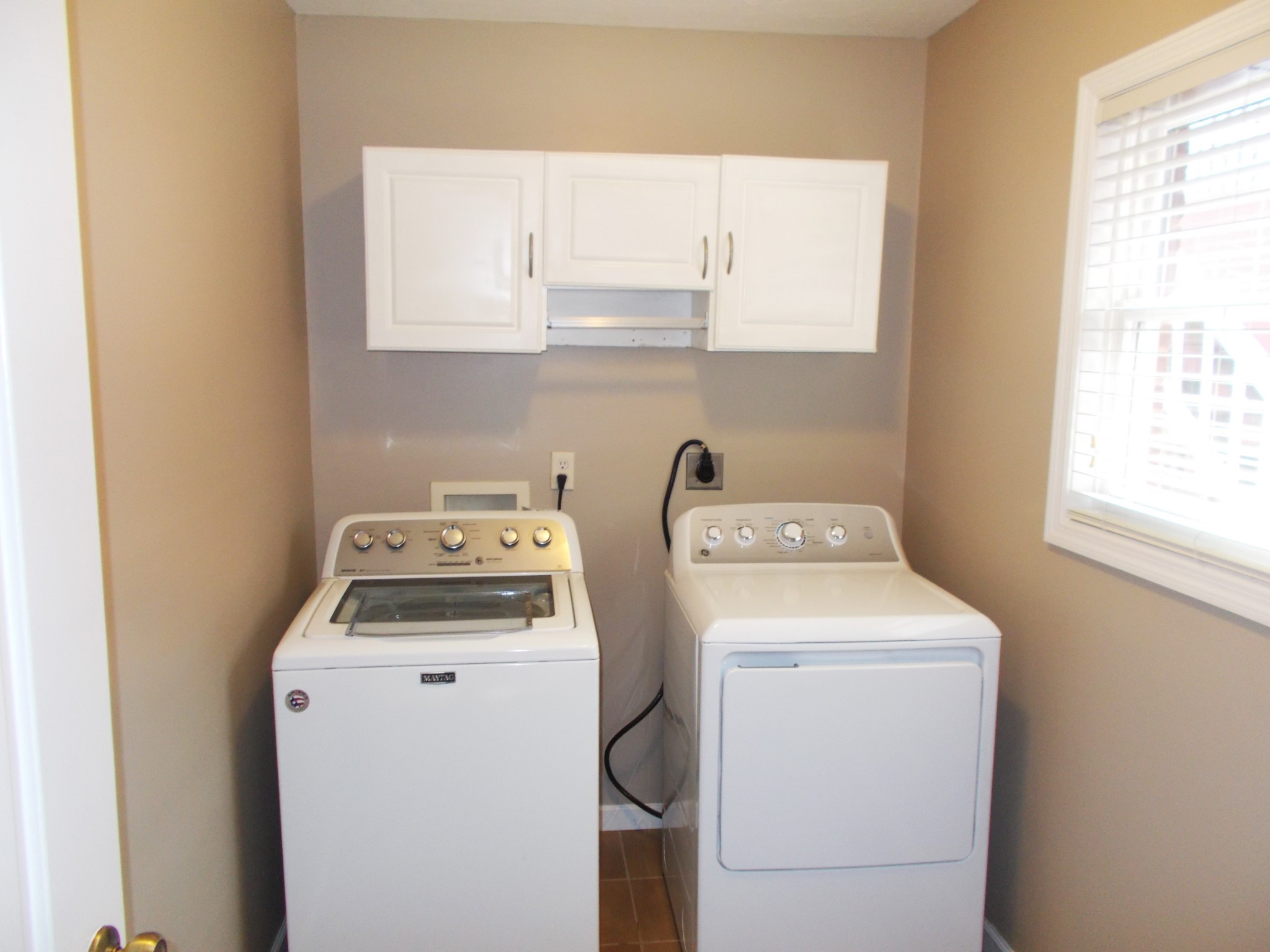 696 Stirling Rd Property Photo 14