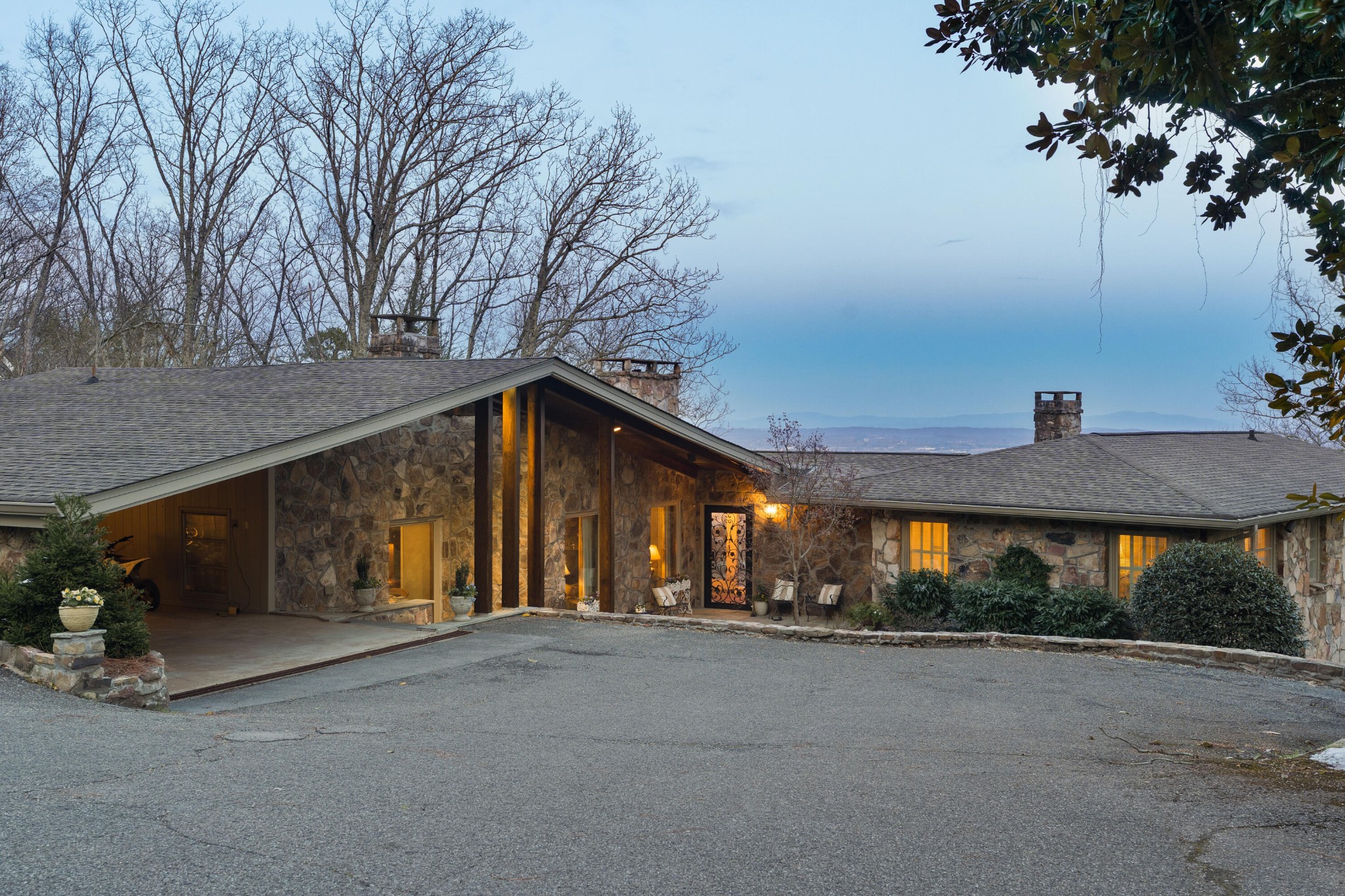 1001 Fleetwood Drive Property Photo 1