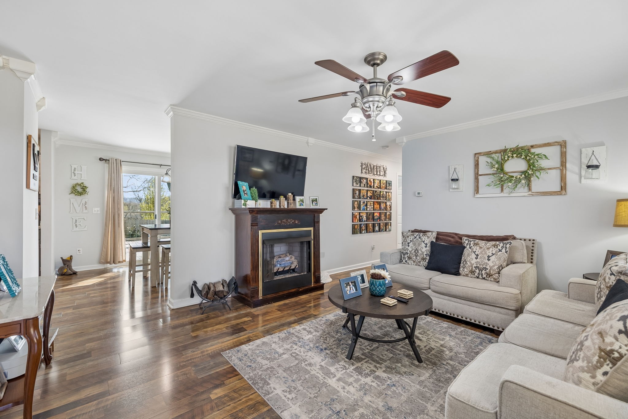 2910 Edge Park Ct Property Photo 1