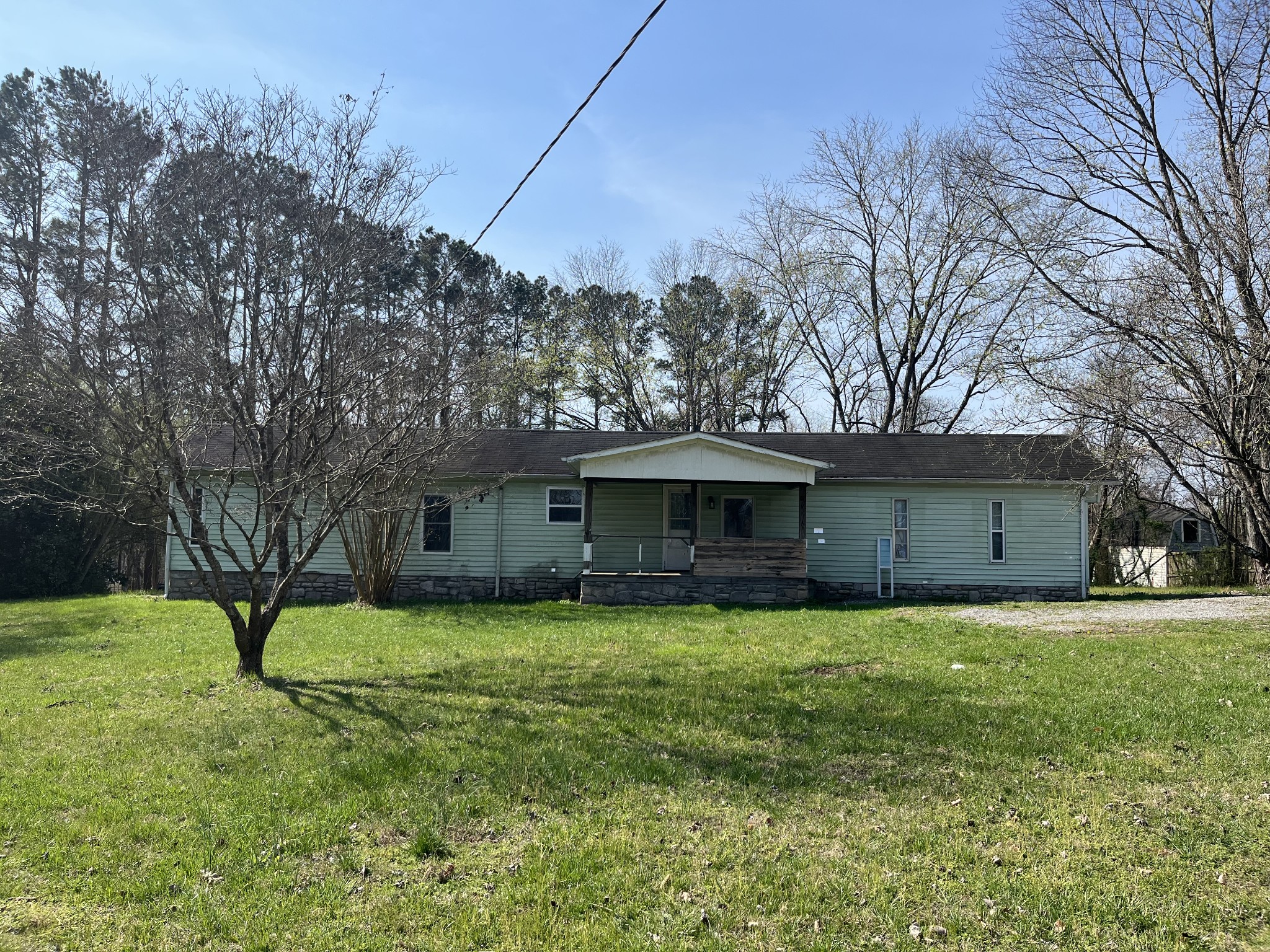 2610 Lee Dr Property Photo 1