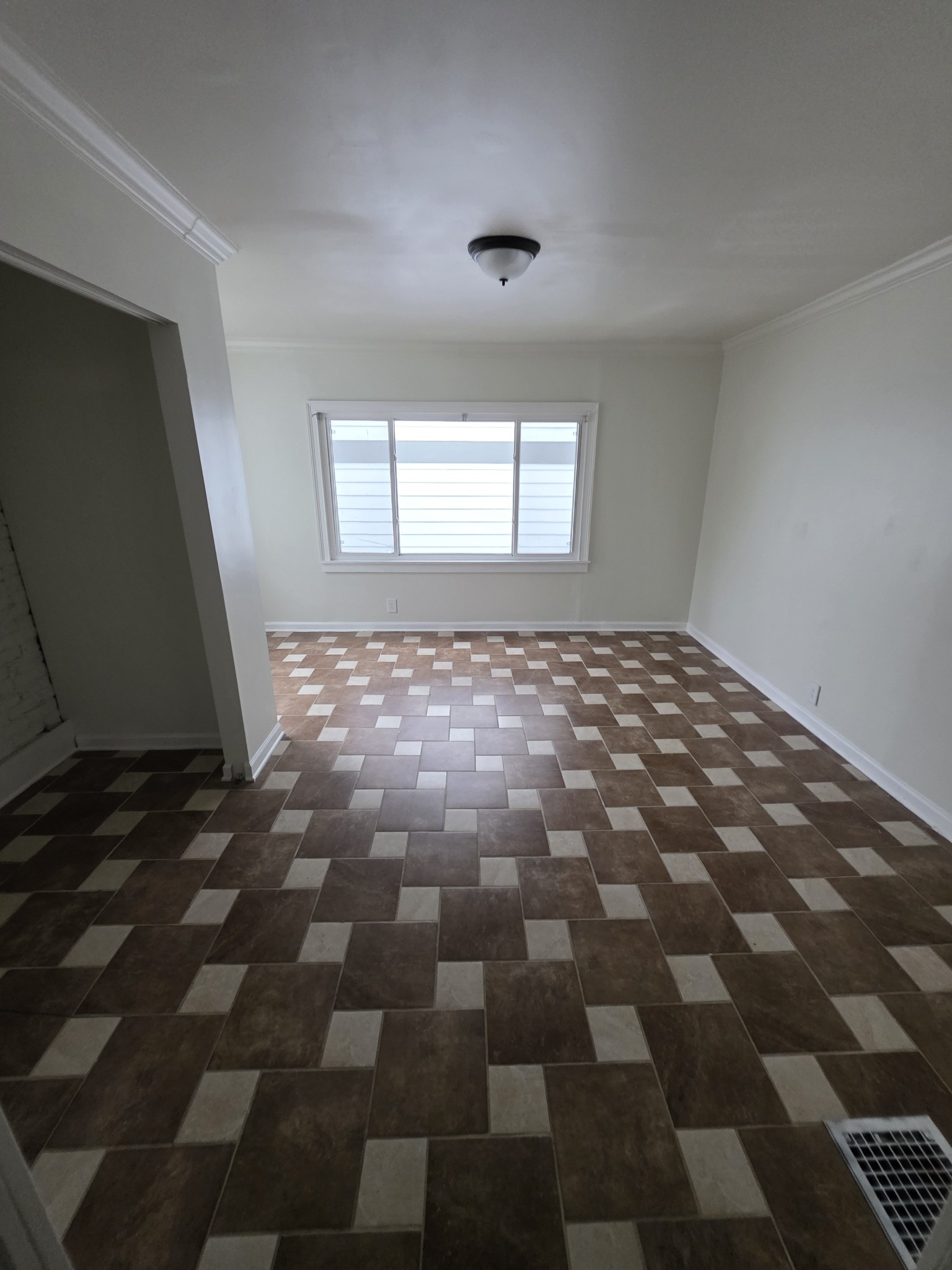 2424 Inga St Property Photo 5