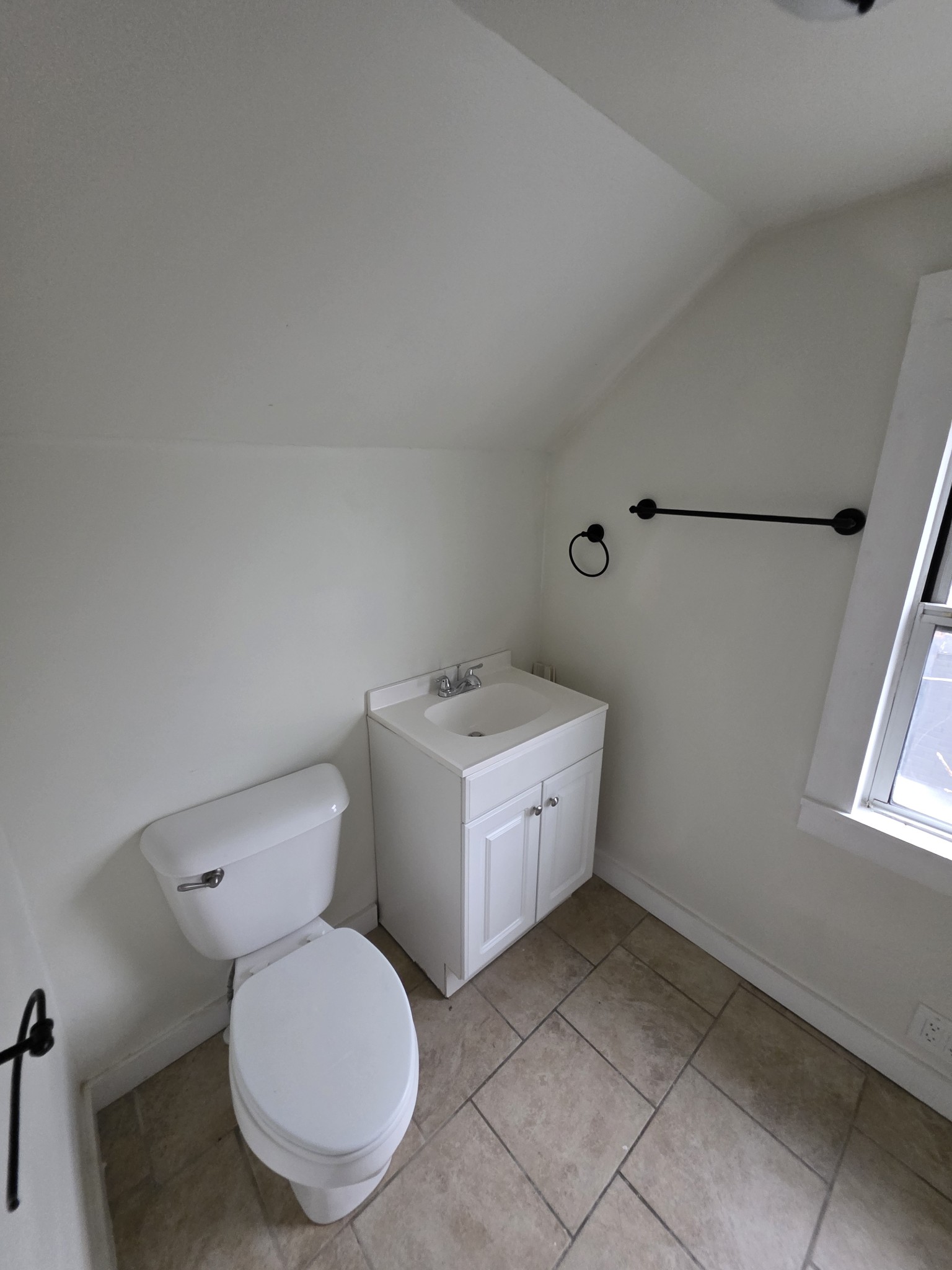 2424 Inga St Property Photo 13
