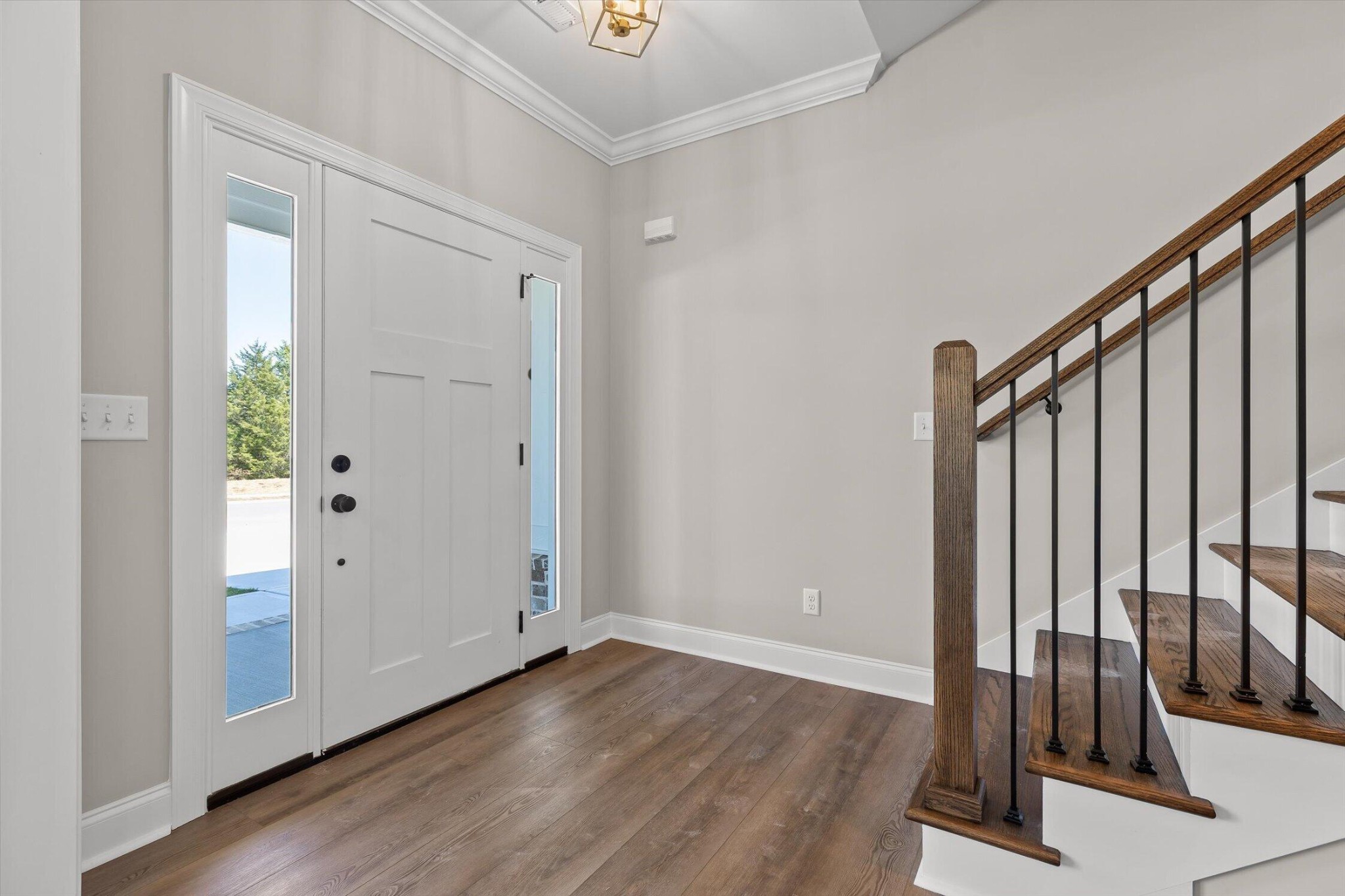627 Willow Grove Court Property Photo 4