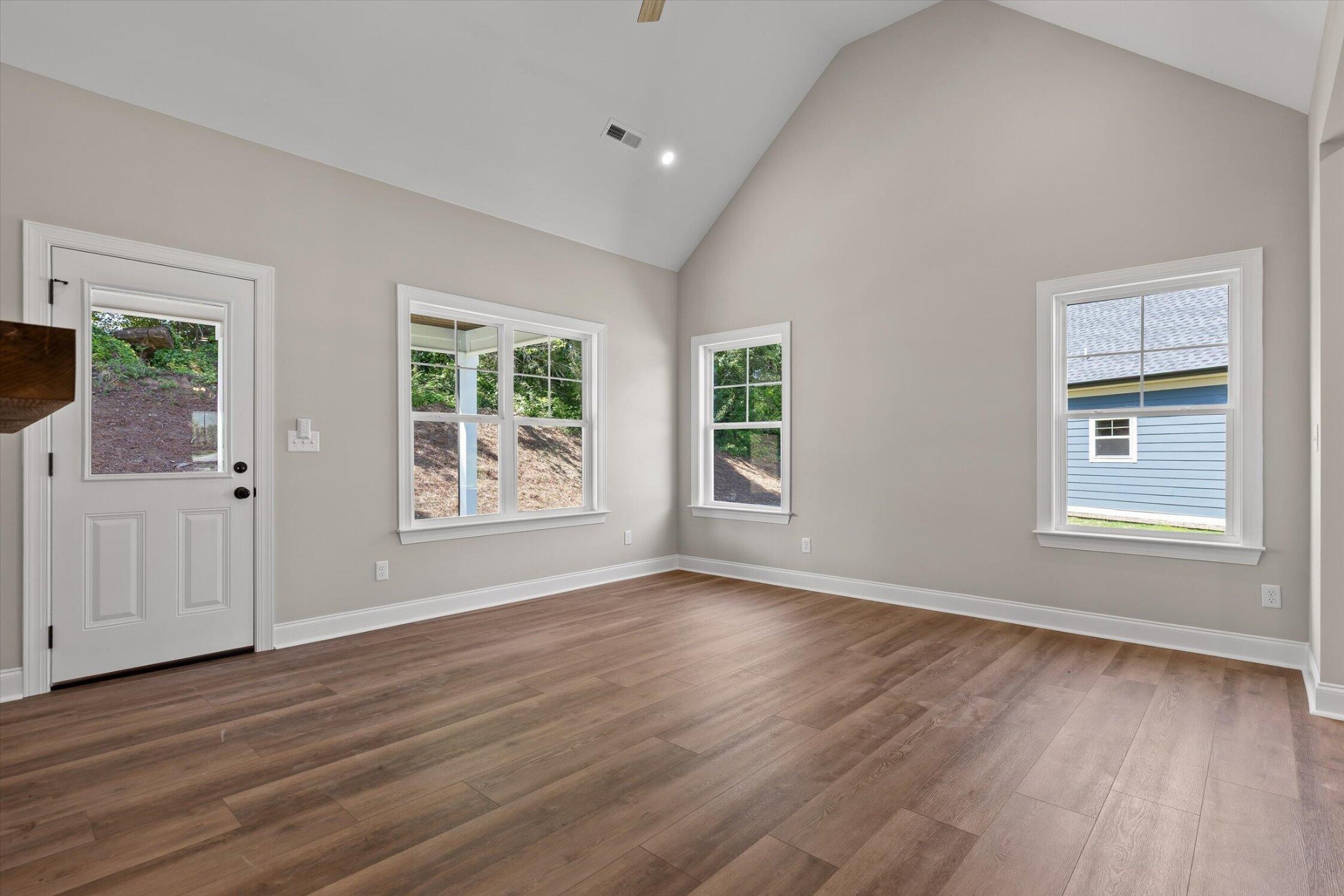 627 Willow Grove Court Property Photo 17