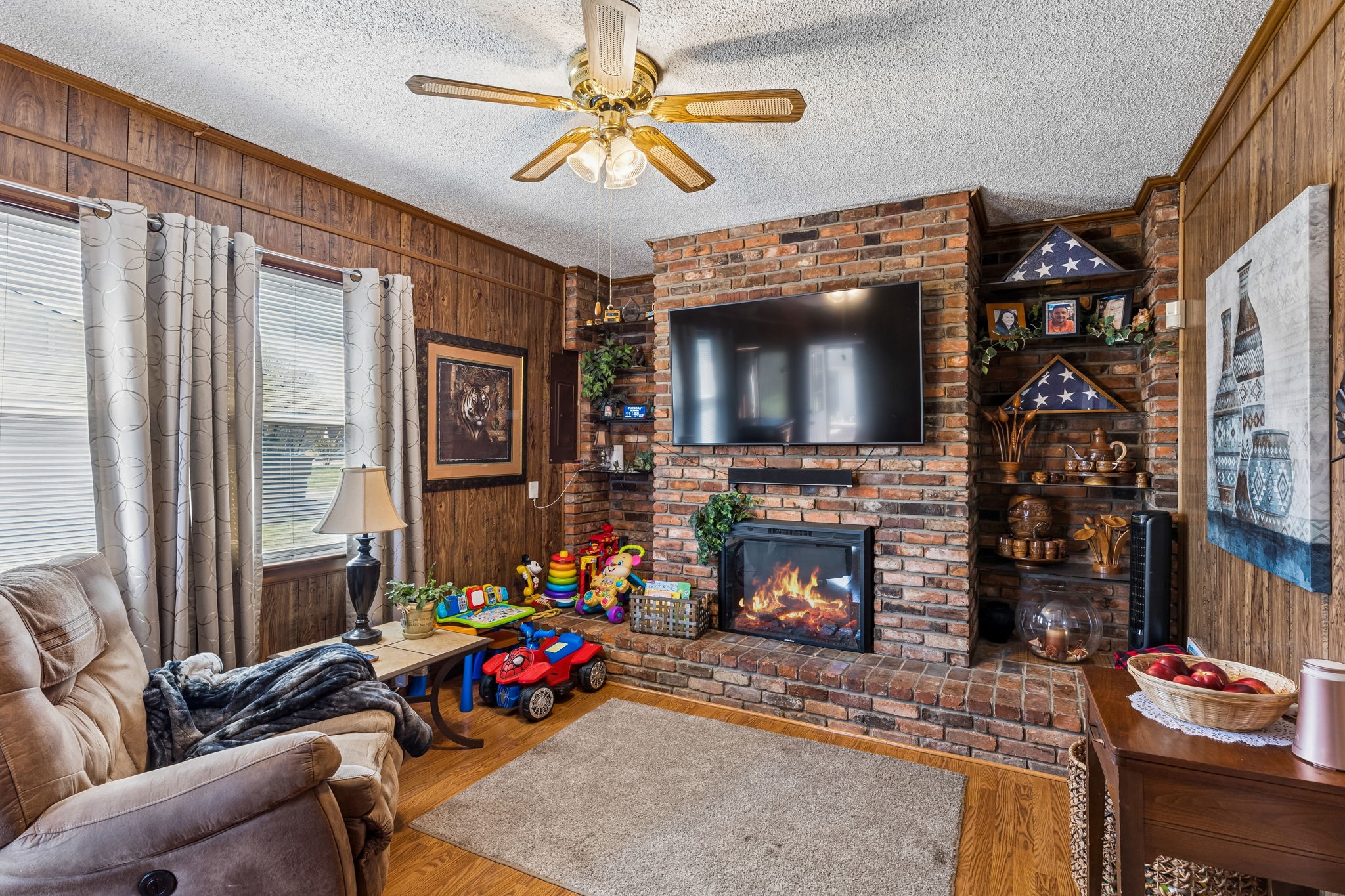 929 Lemont Dr Property Photo 33