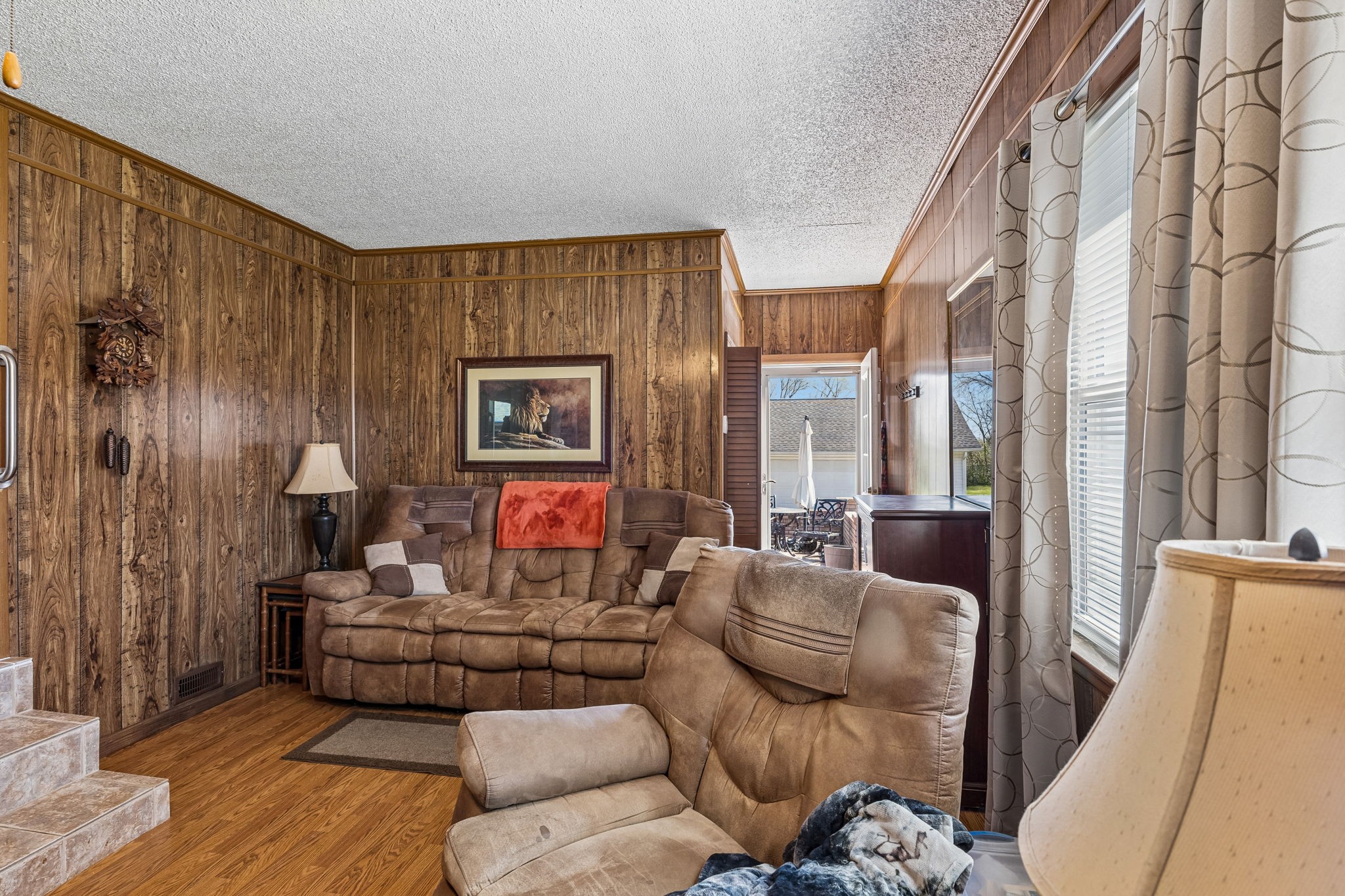 929 Lemont Dr Property Photo 36