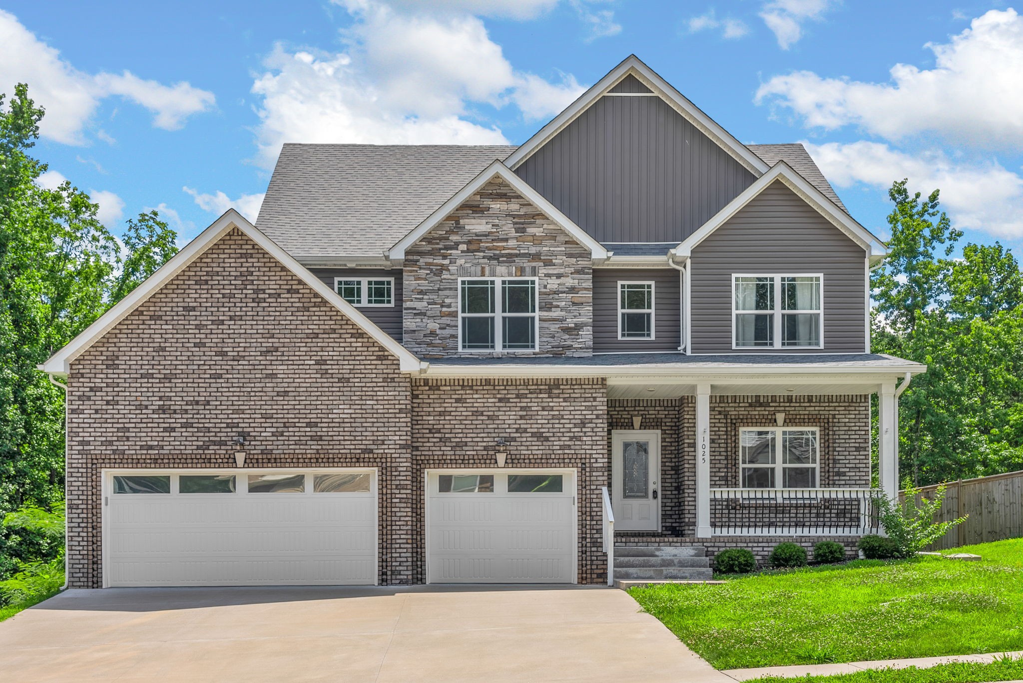 1025 Brightwood Ct Property Photo 1