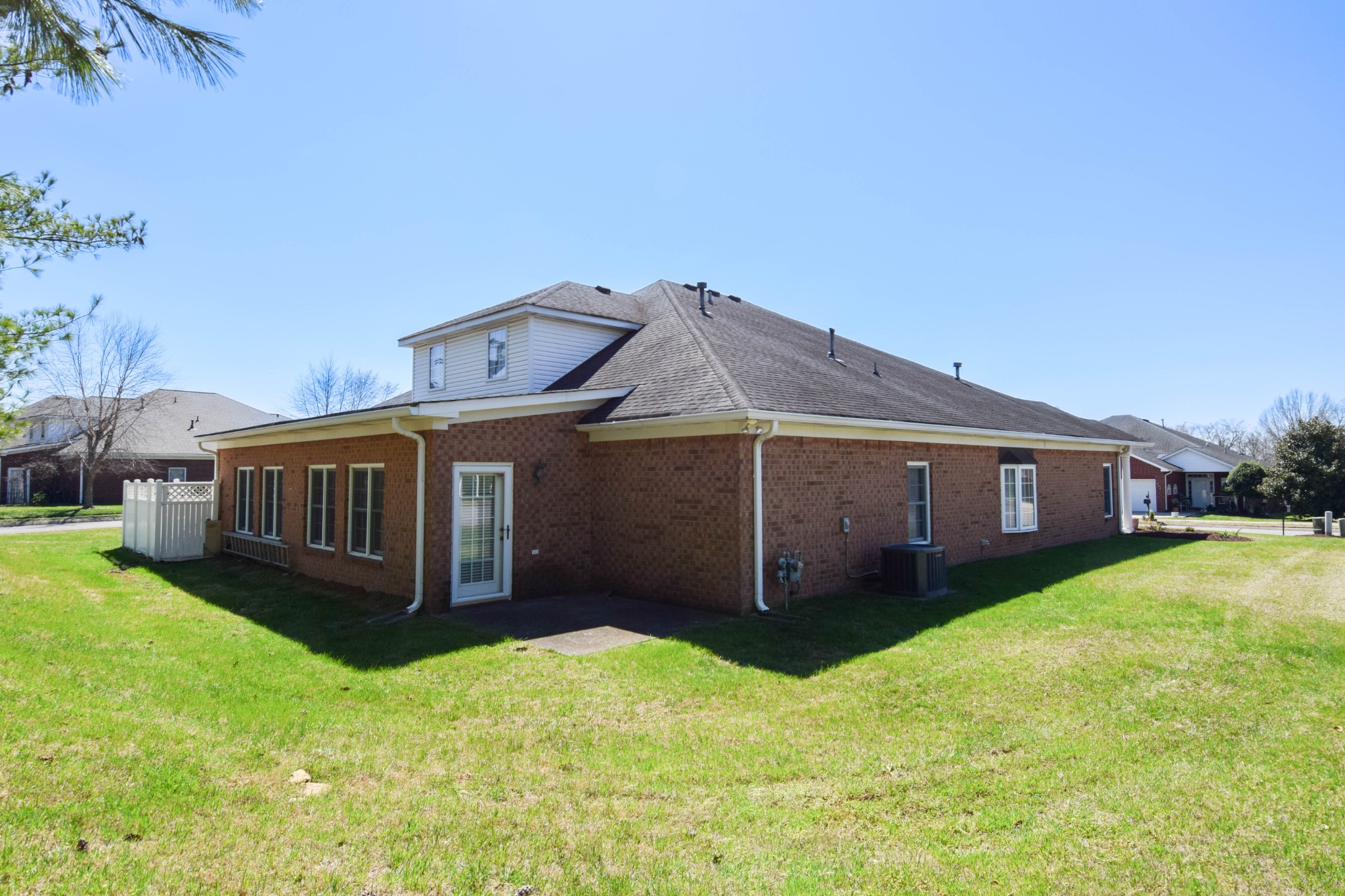 441 Brady Ln Property Photo 3