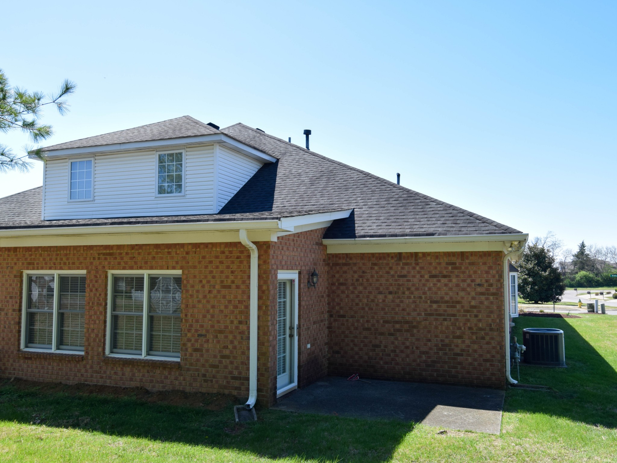 441 Brady Ln Property Photo 4