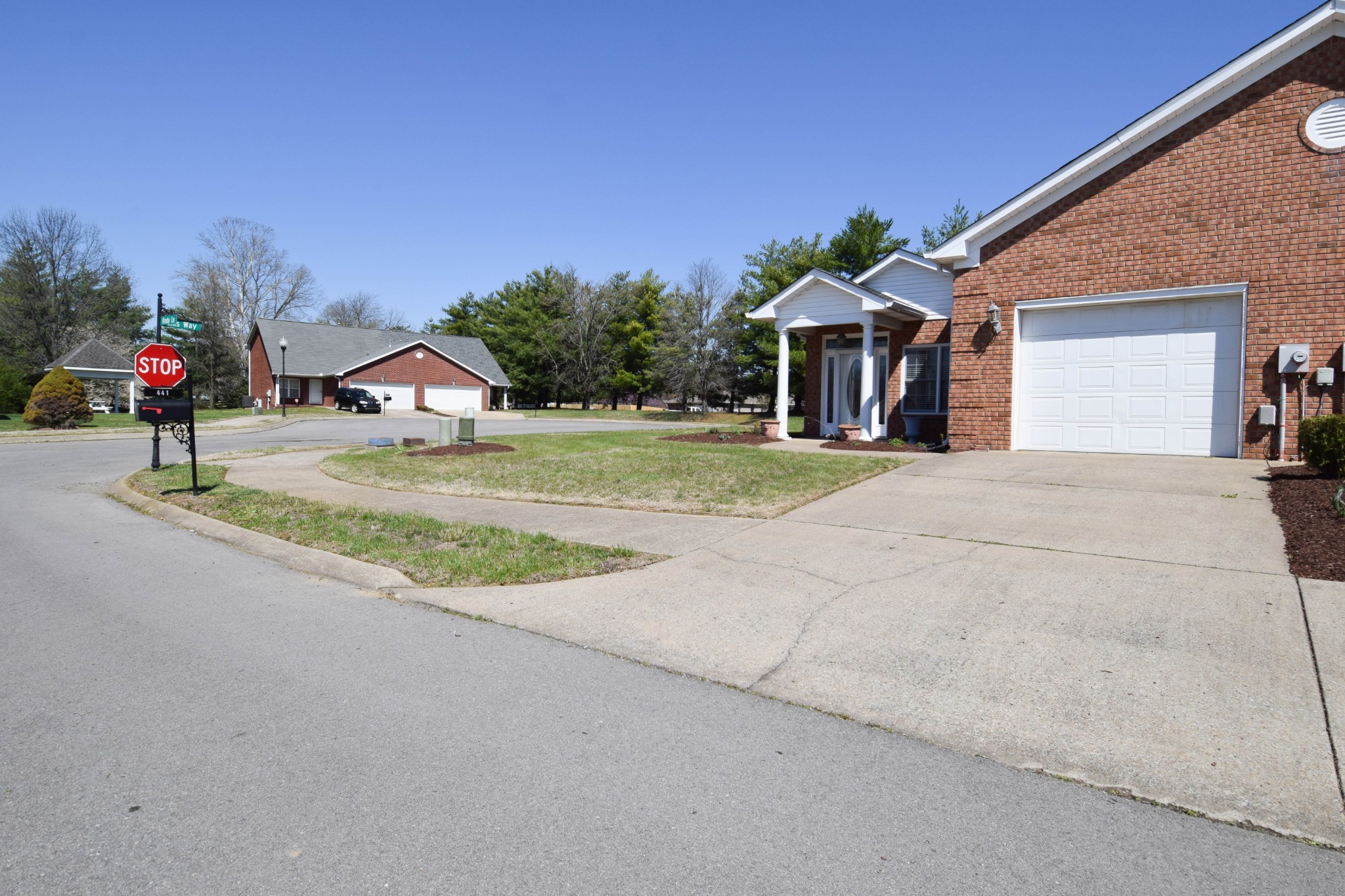 441 Brady Ln Property Photo 5