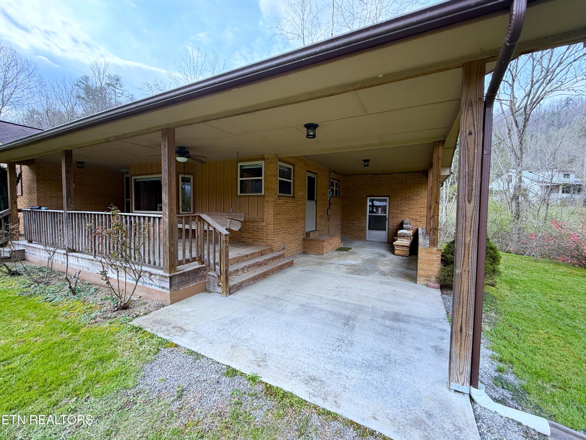 1059 Blue Mill Rd Property Photo 3