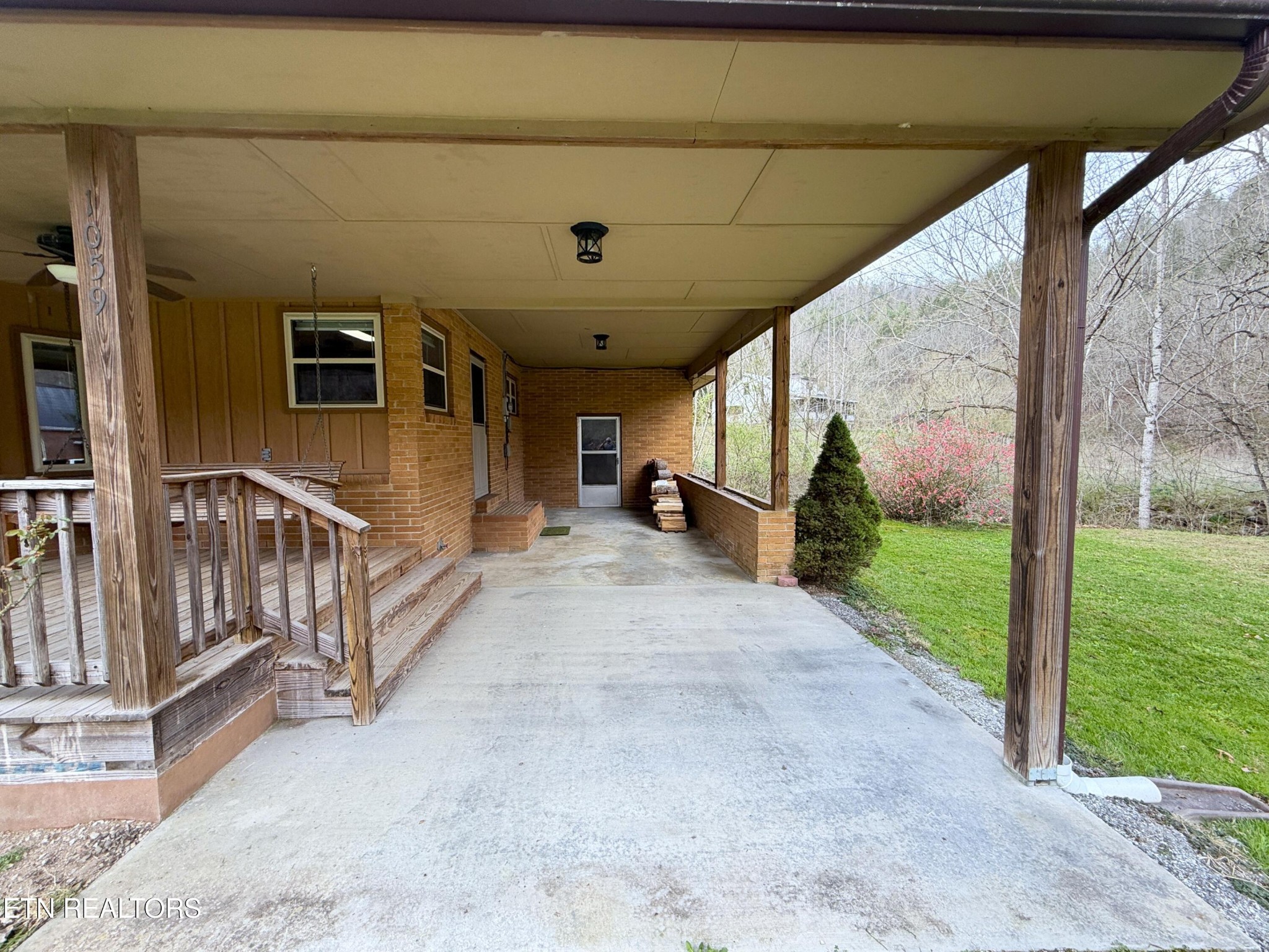 1059 Blue Mill Rd Property Photo 4