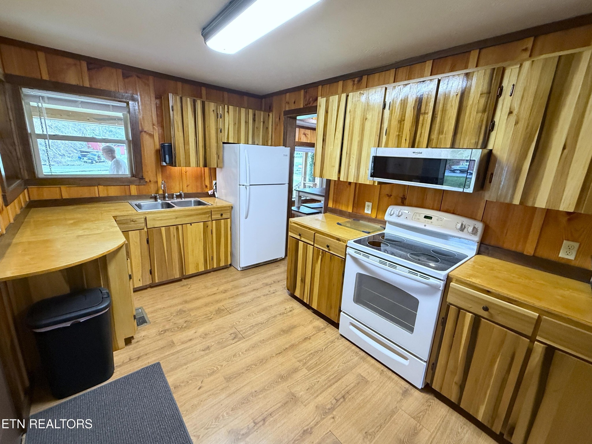 1059 Blue Mill Rd Property Photo 8