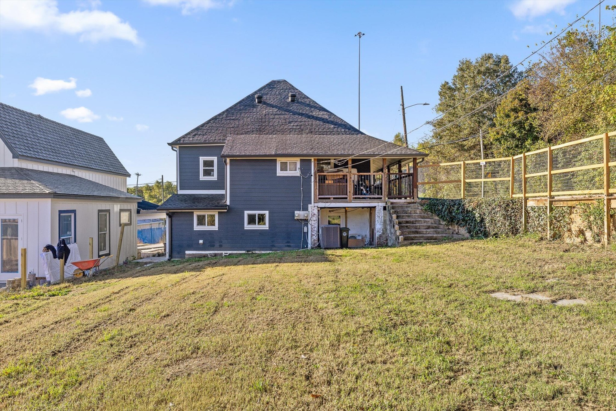 214 Houser Street Property Photo 5