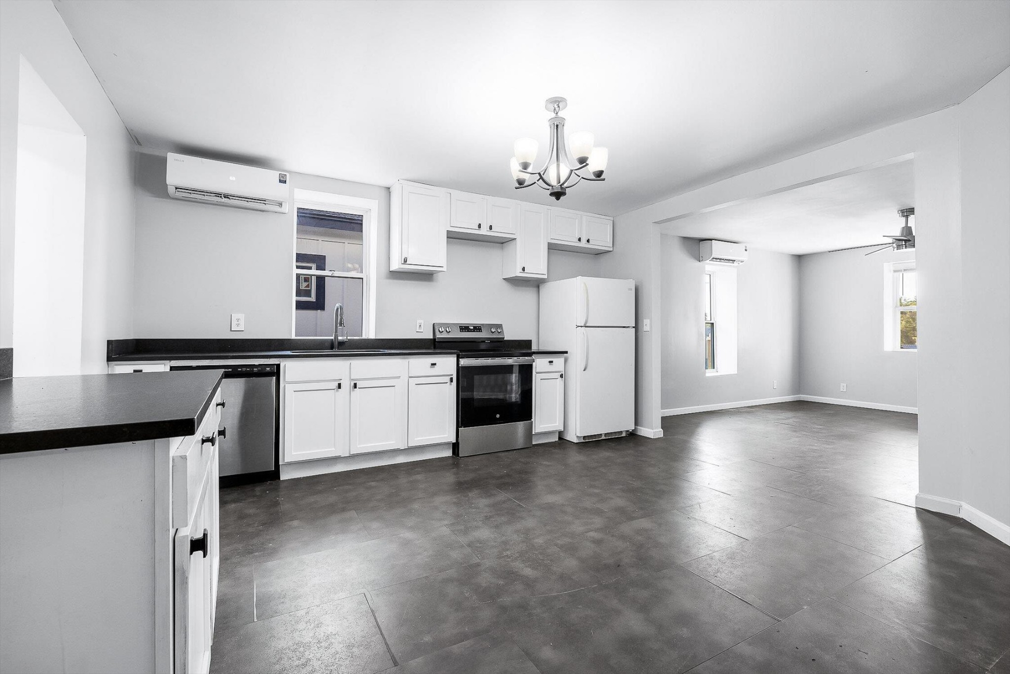 214 Houser Street Property Photo 7
