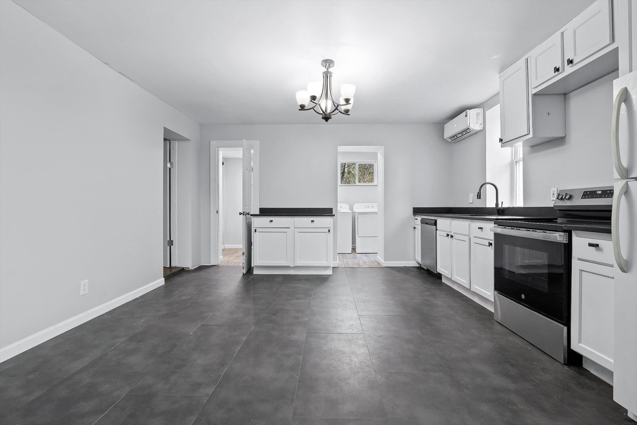 214 Houser Street Property Photo 8