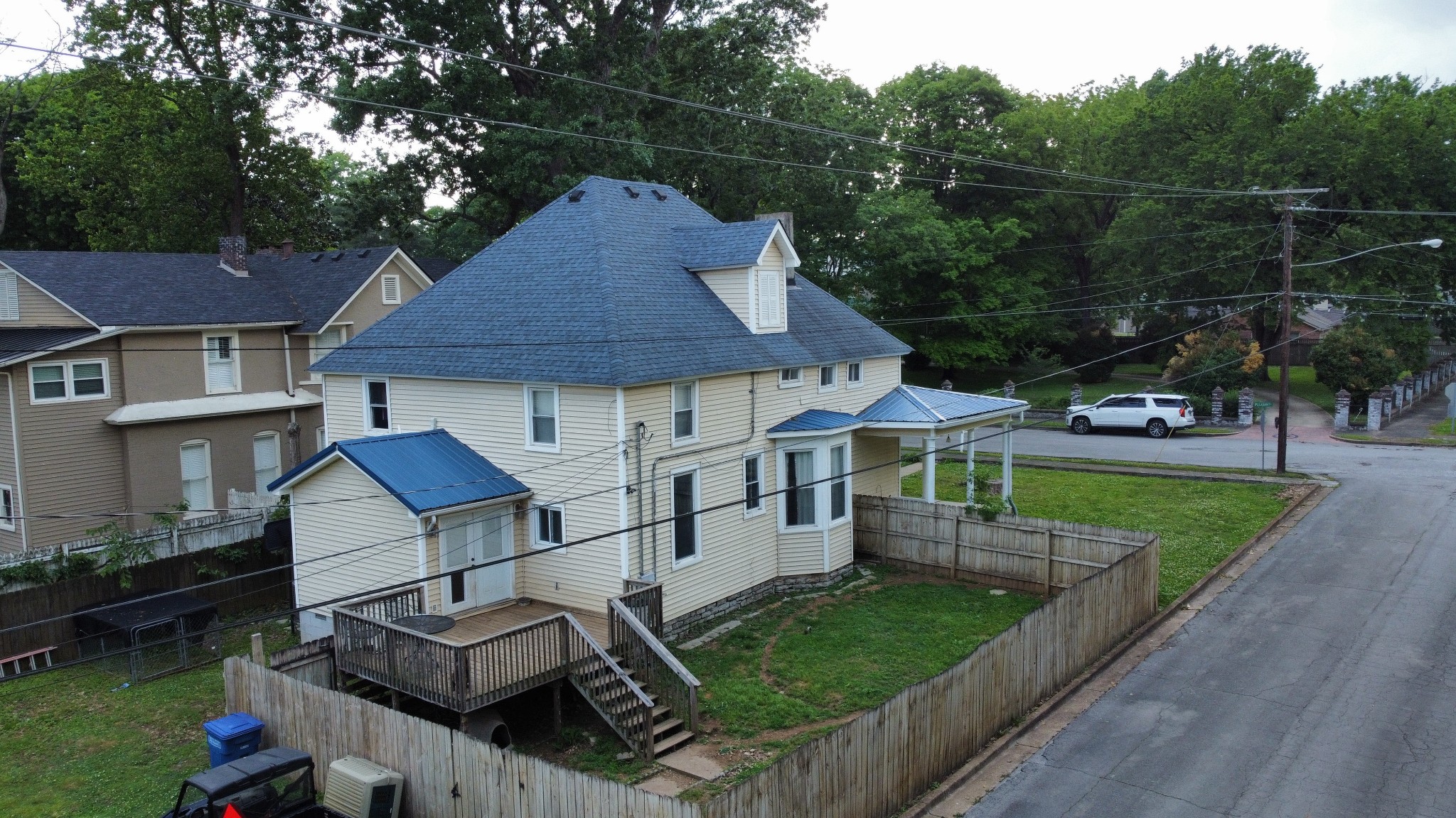 201 Pleasant St Property Photo 4