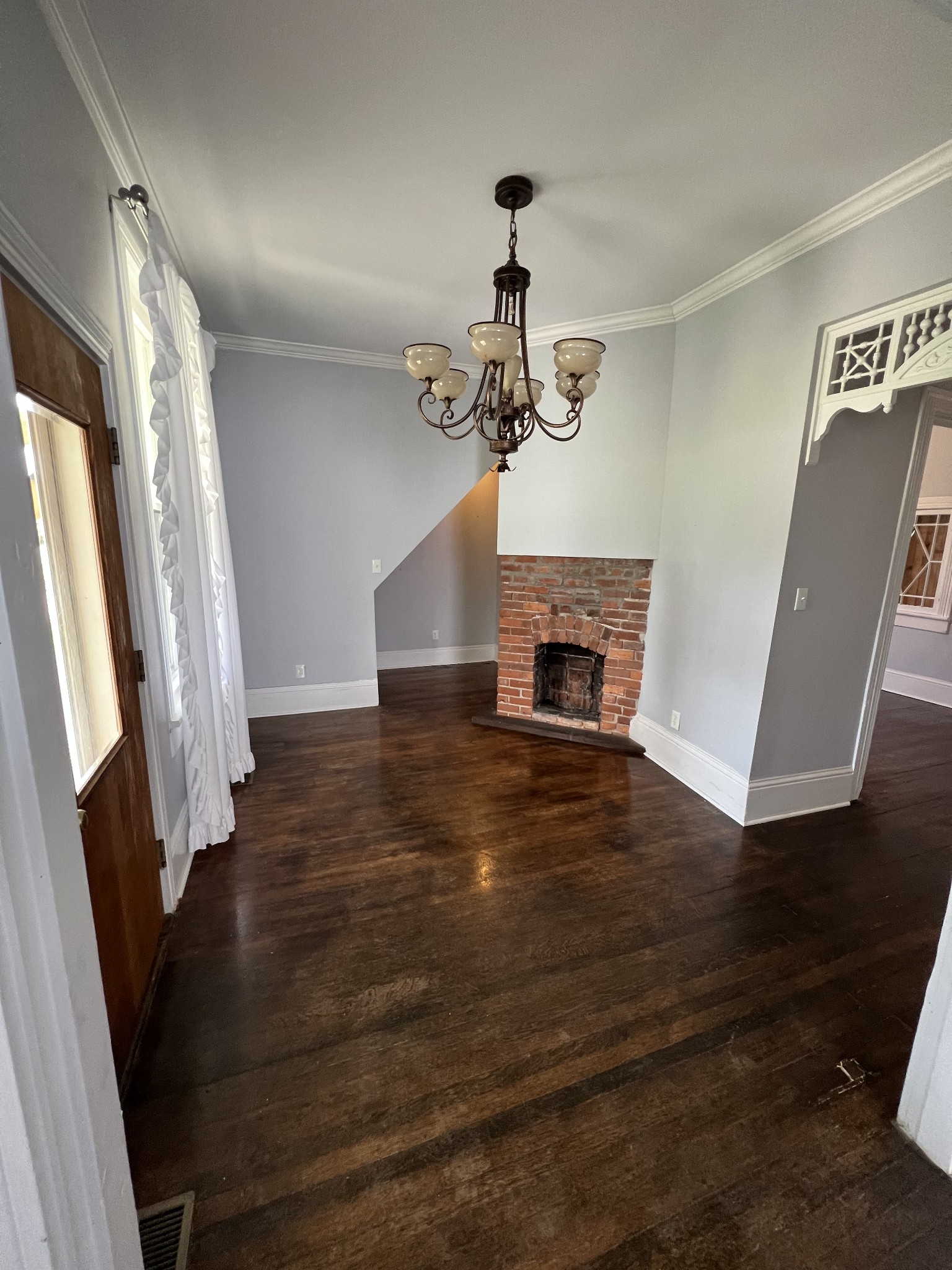 201 Pleasant St Property Photo 6