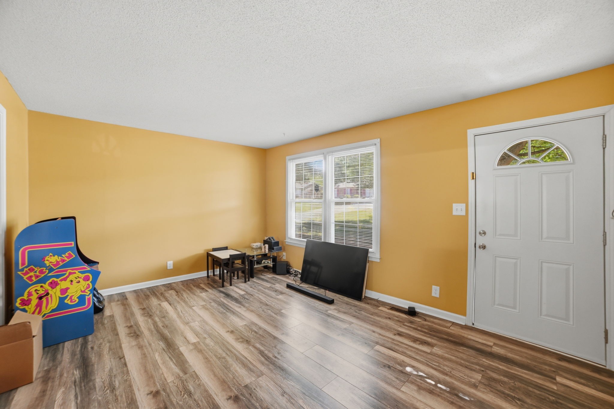 1810 Apex Dr Property Photo 5