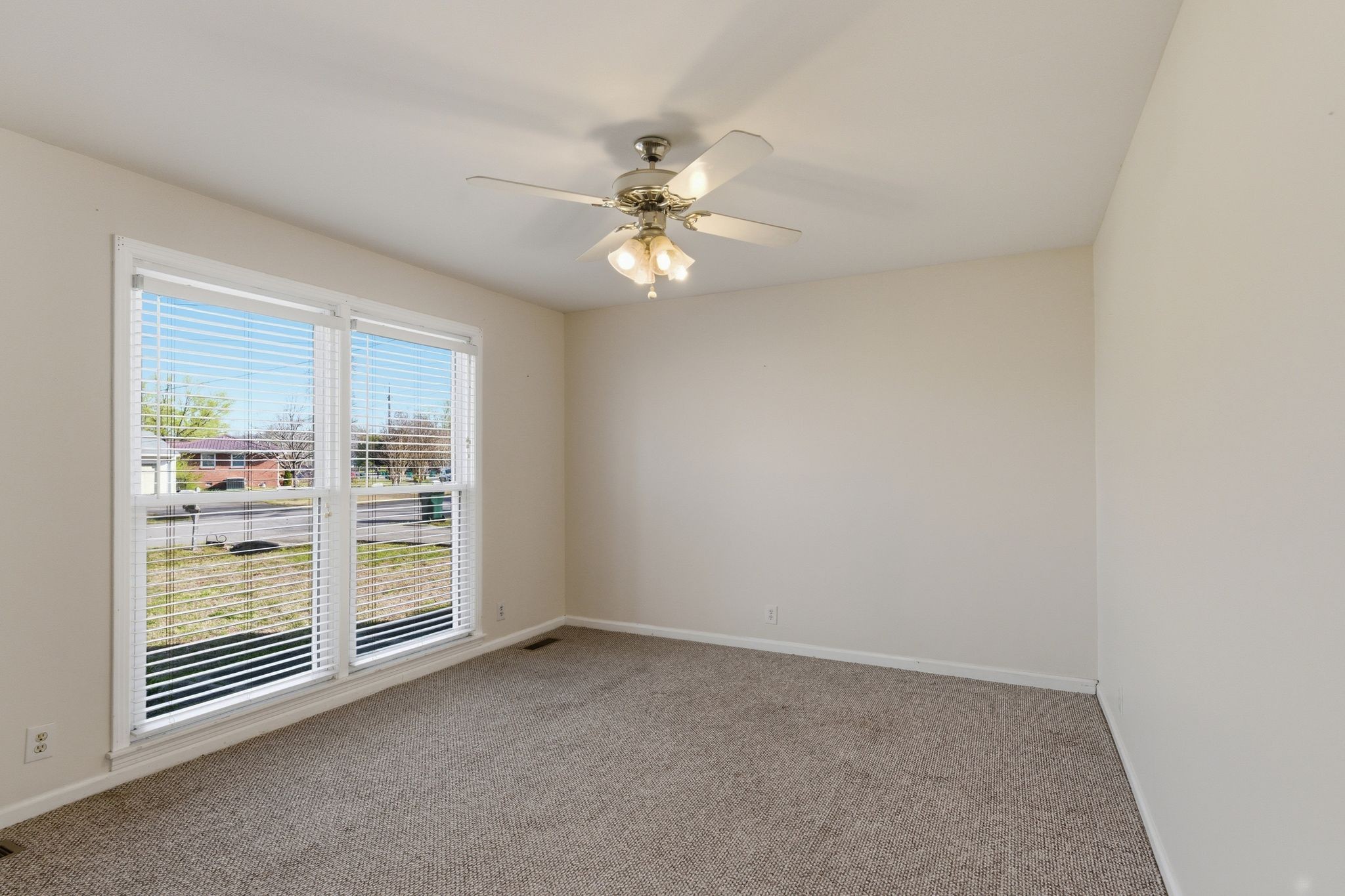523 Terry Ln Property Photo 7