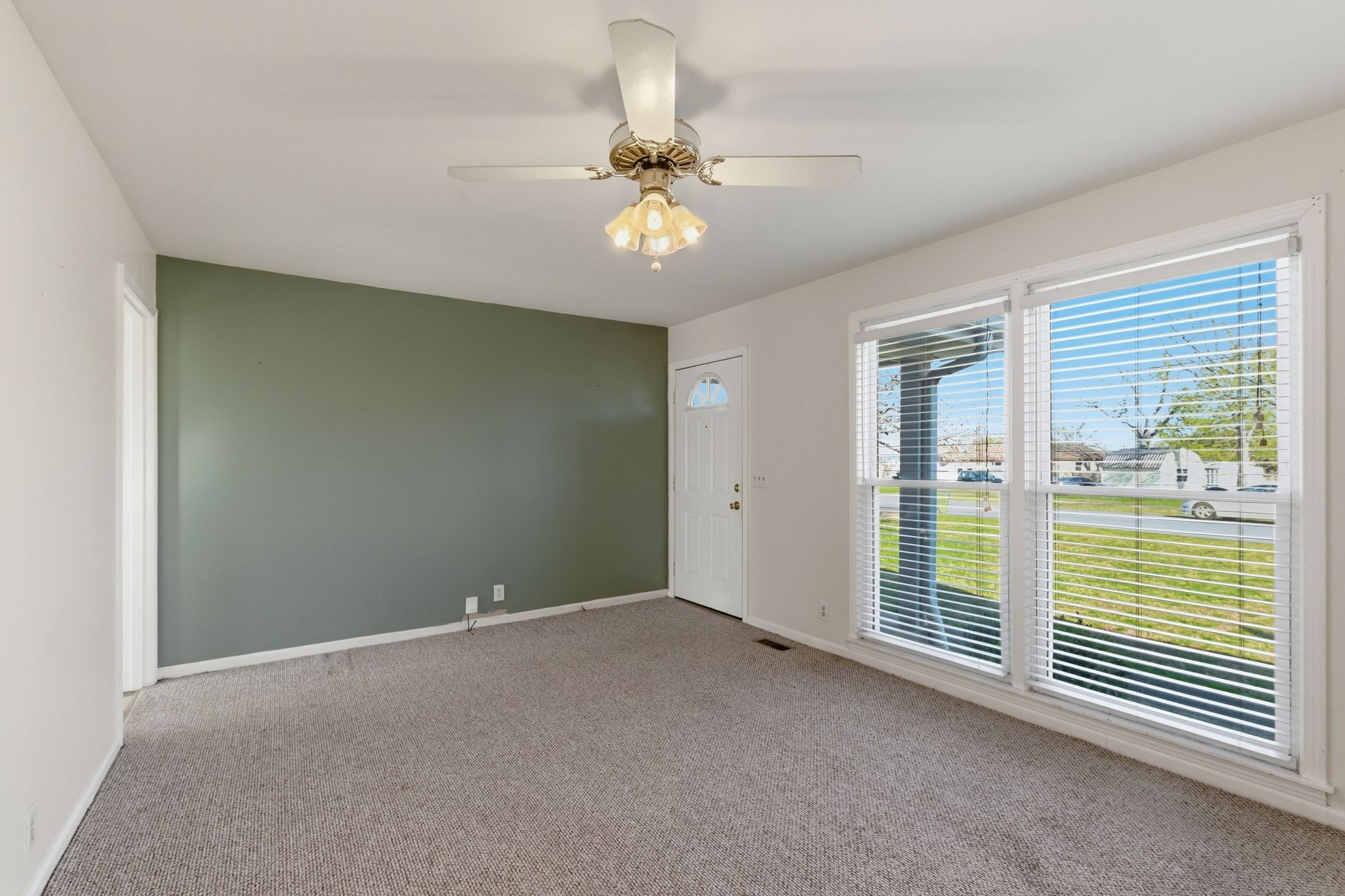 523 Terry Ln Property Photo 8