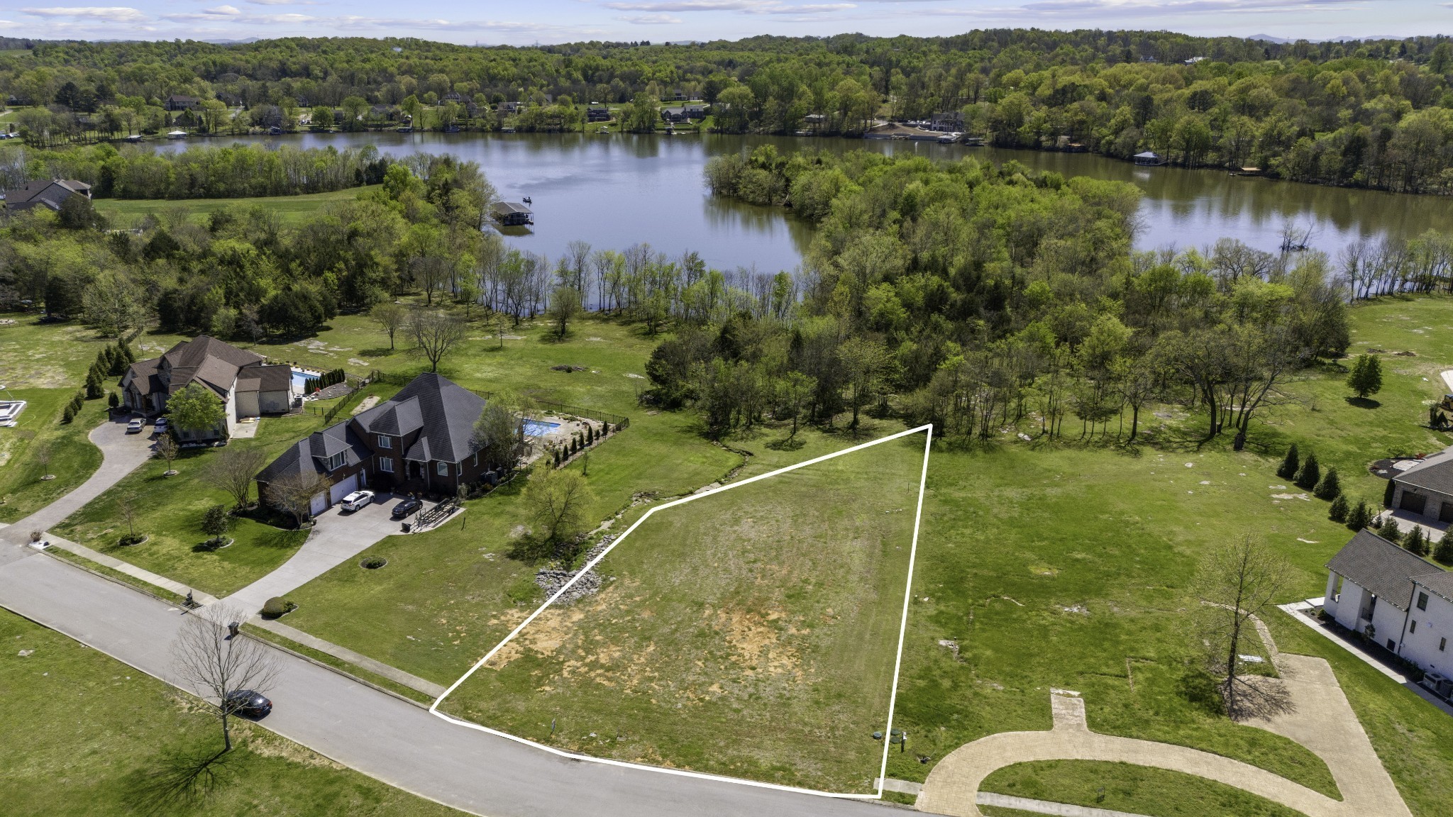 304 Stonebrook Pt Property Photo 1