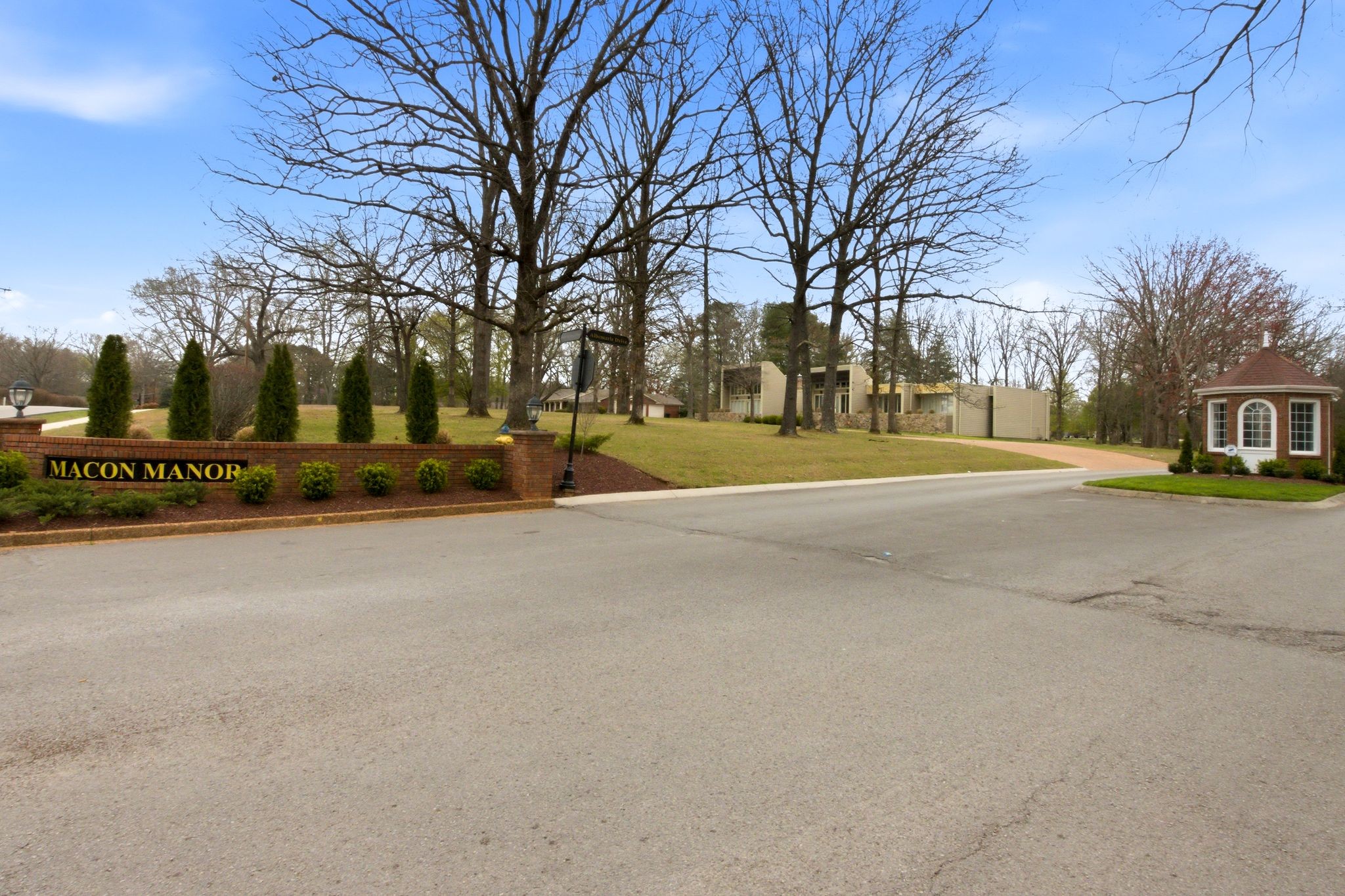 108 Albemarle Dr Property Photo 37