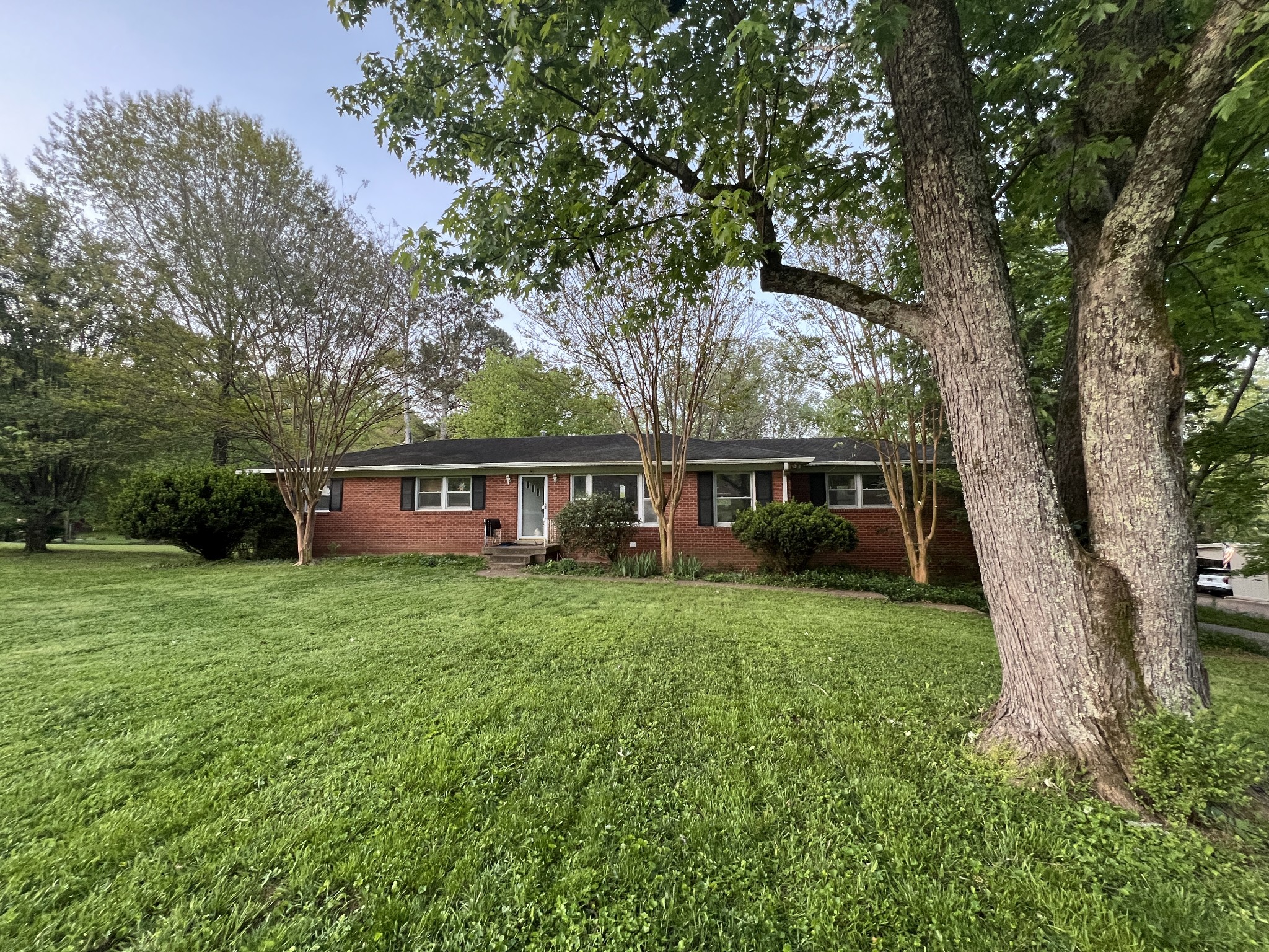 111 Bobby Dr Property Photo 1