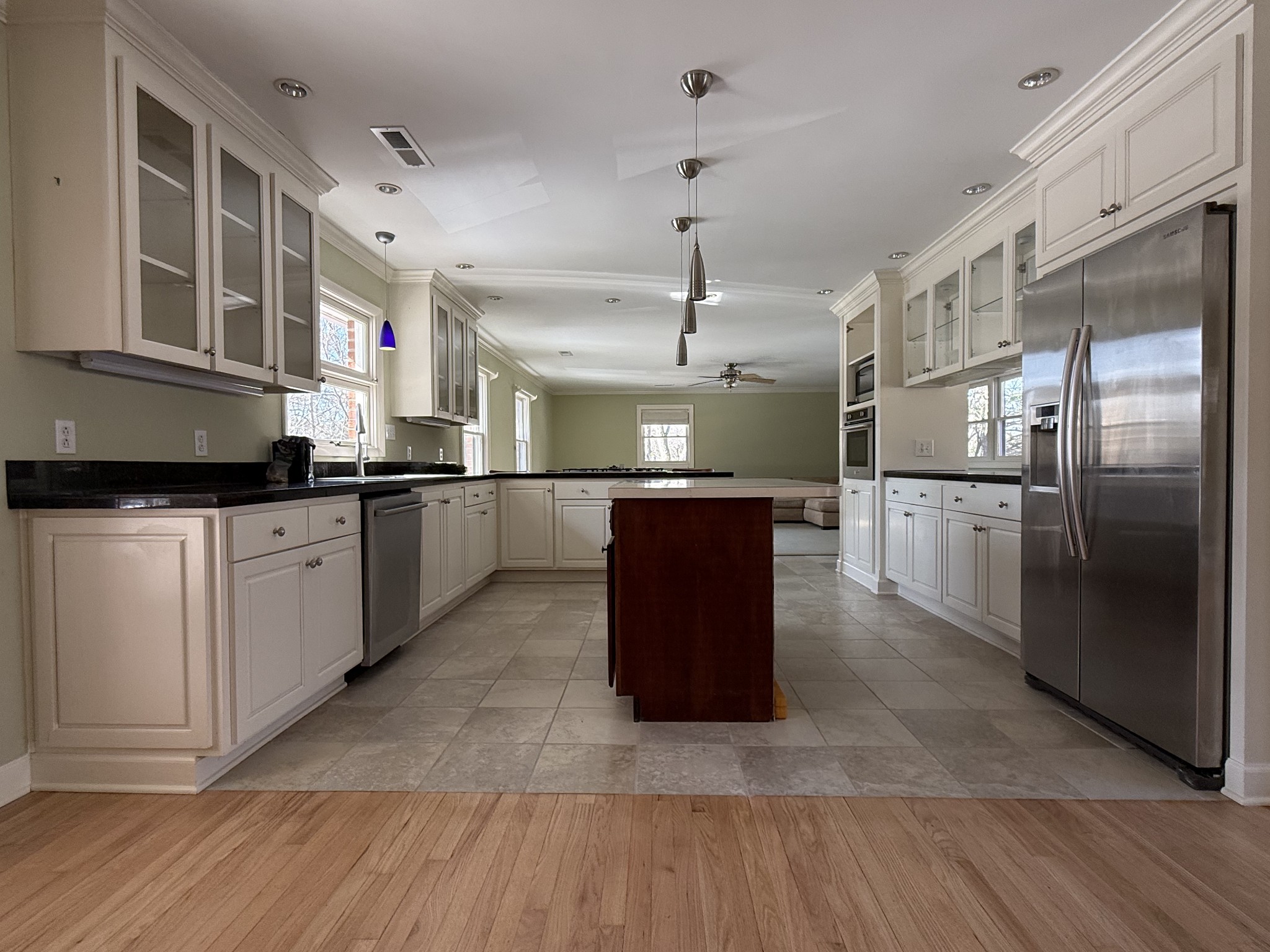 111 Bobby Dr Property Photo 2