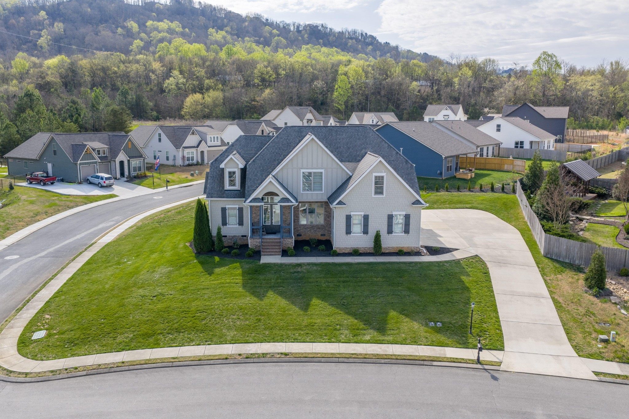 7724 Peppertree Drive Property Photo 1