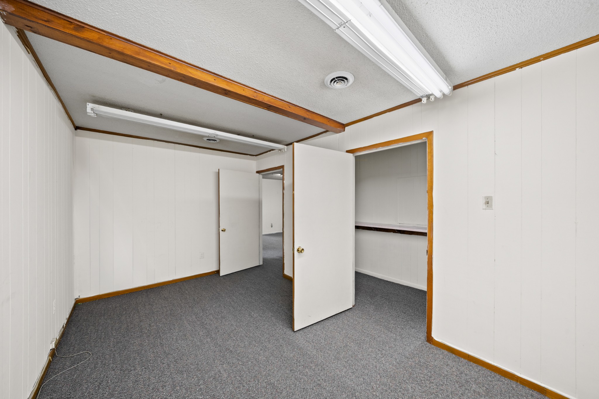 201 1st Ave, Nw Property Photo 17
