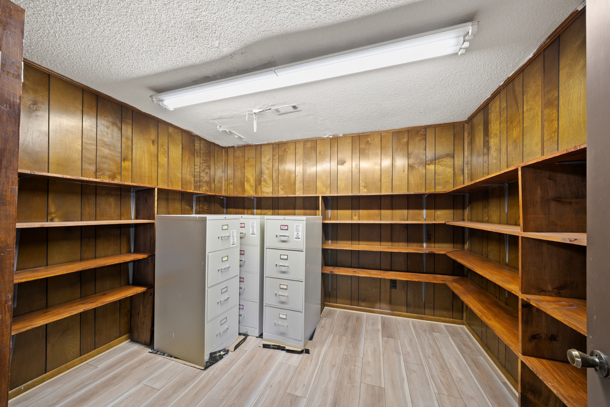 201 1st Ave, Nw Property Photo 27