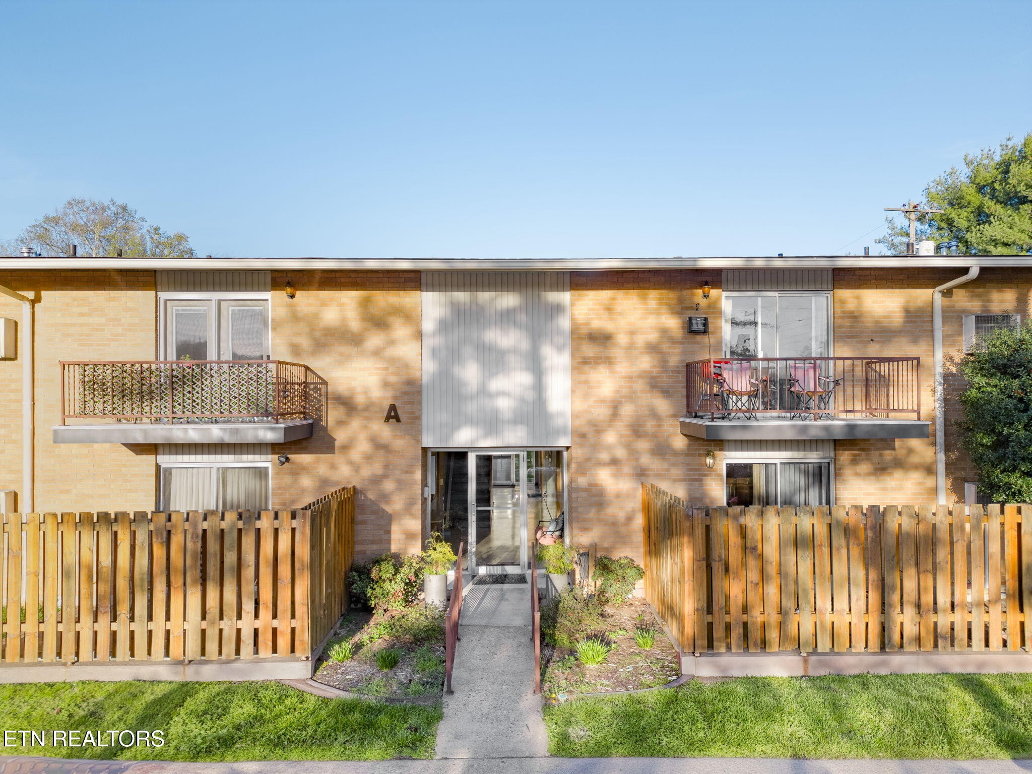 3104 N Broadway St Property Photo 1