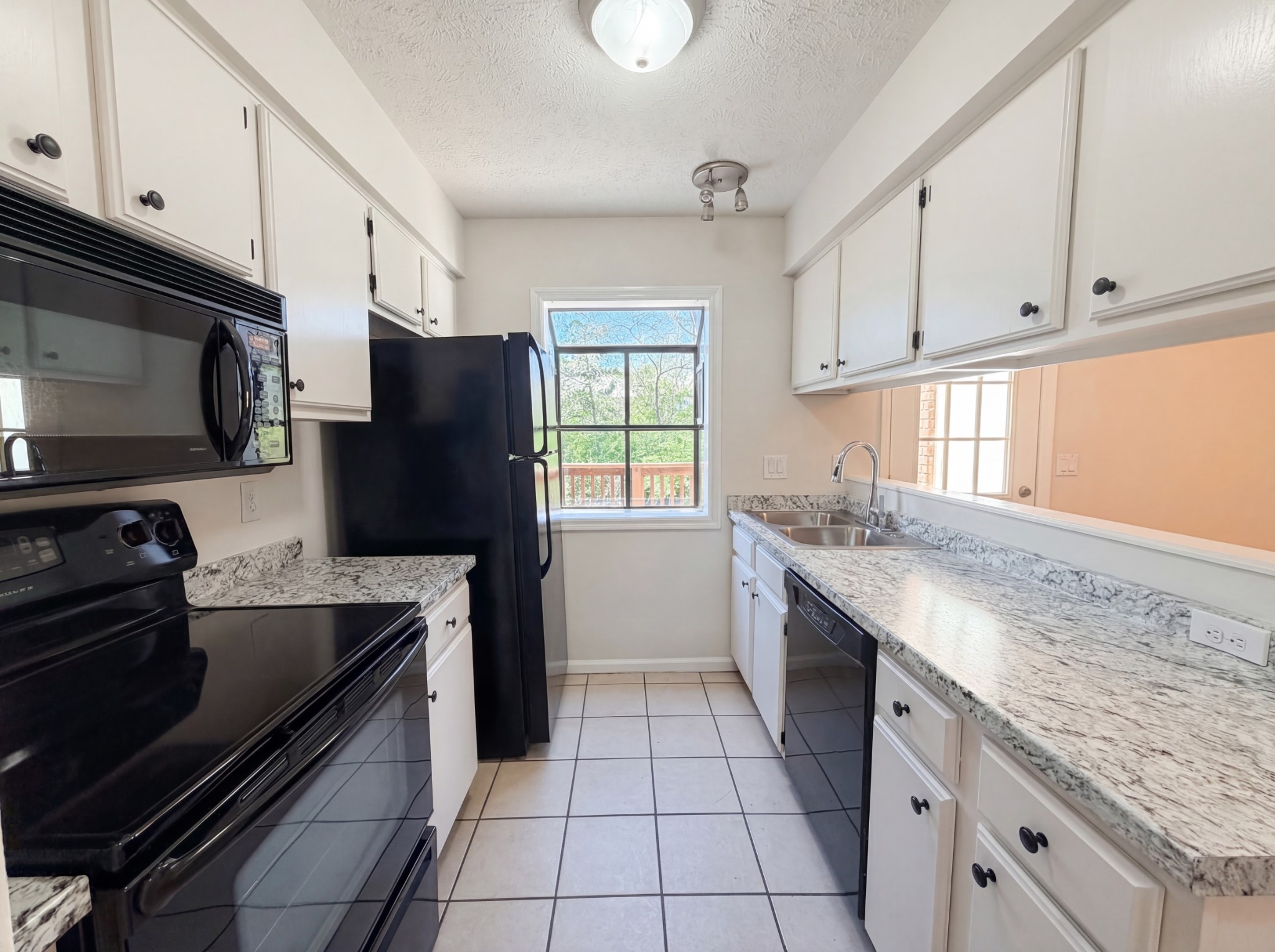 211 Thistle Ln Property Photo 7