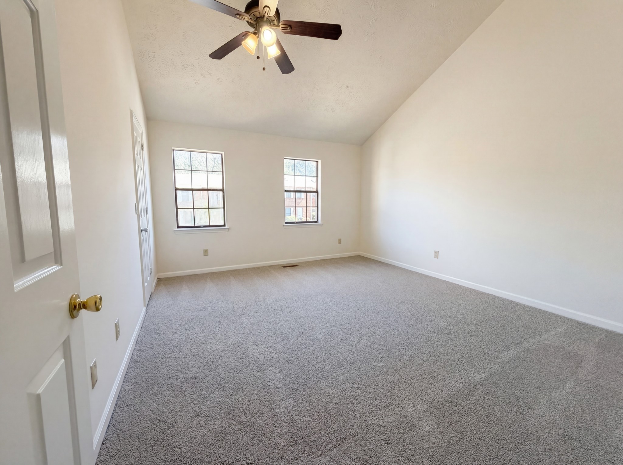 211 Thistle Ln Property Photo 10
