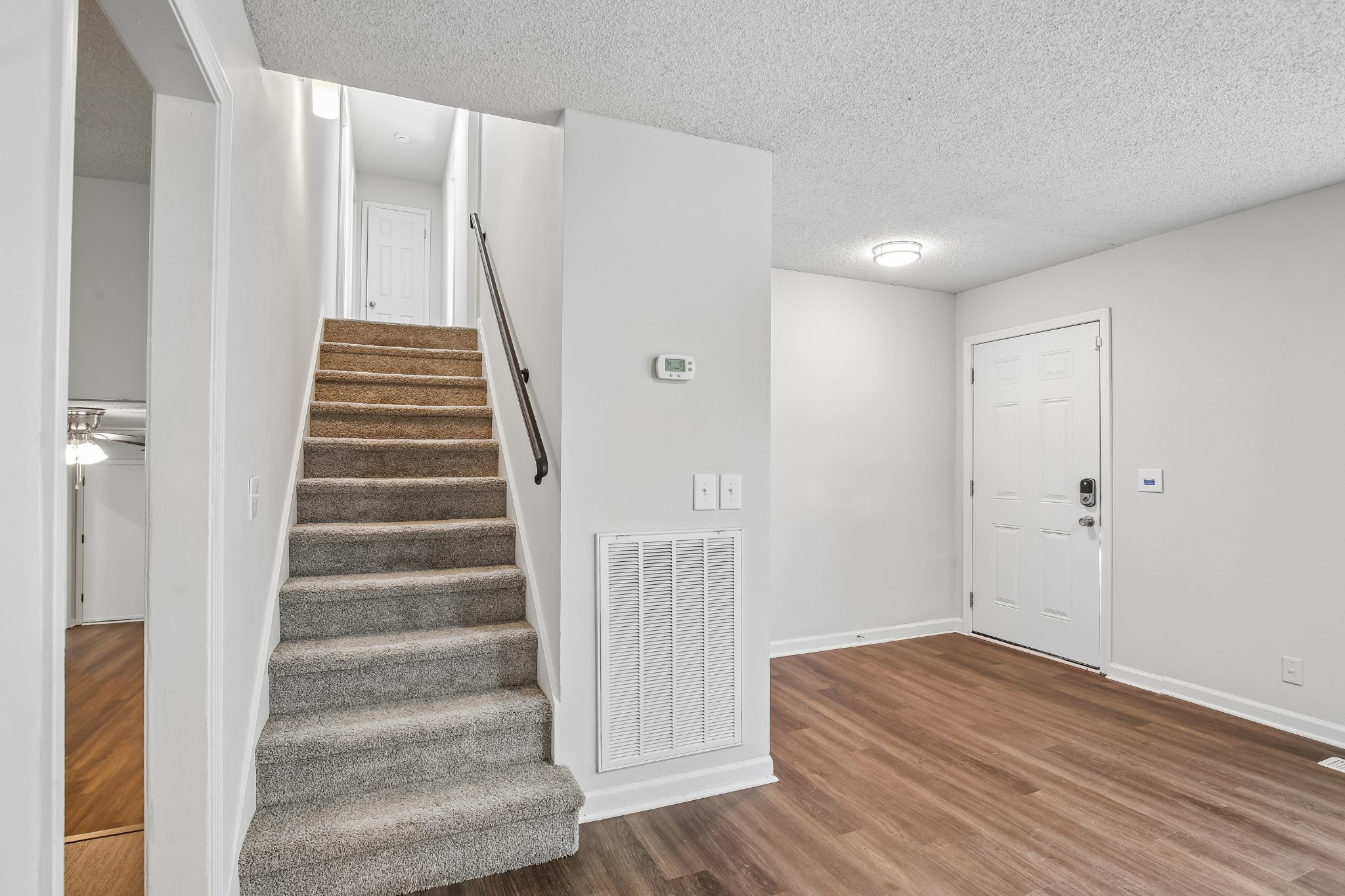 5148 Roxborough Dr Property Photo 16