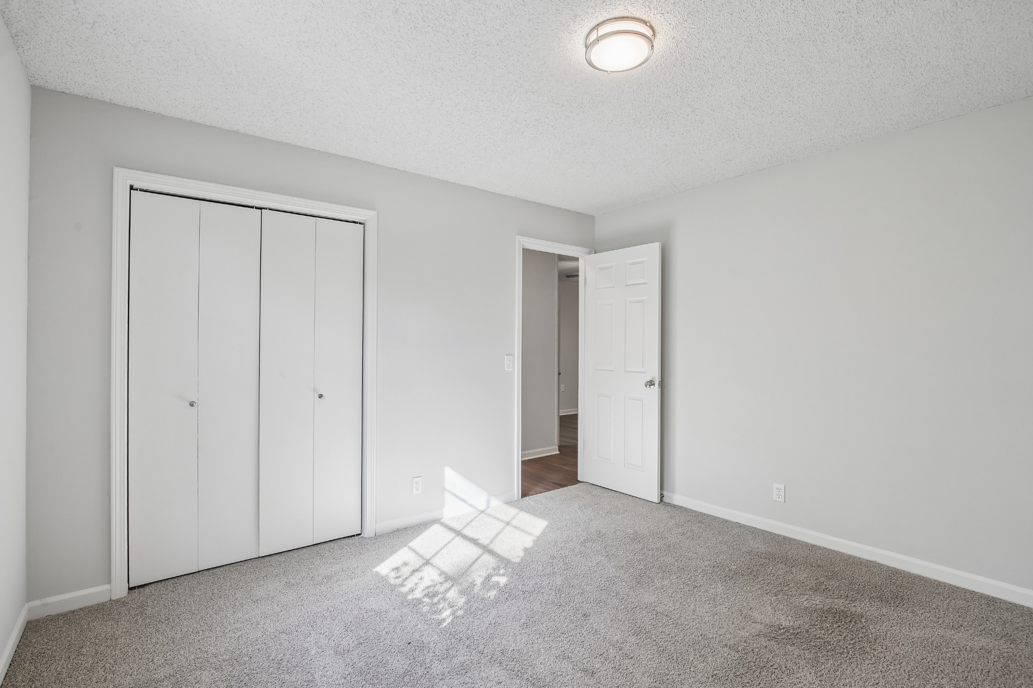 5148 Roxborough Dr Property Photo 45