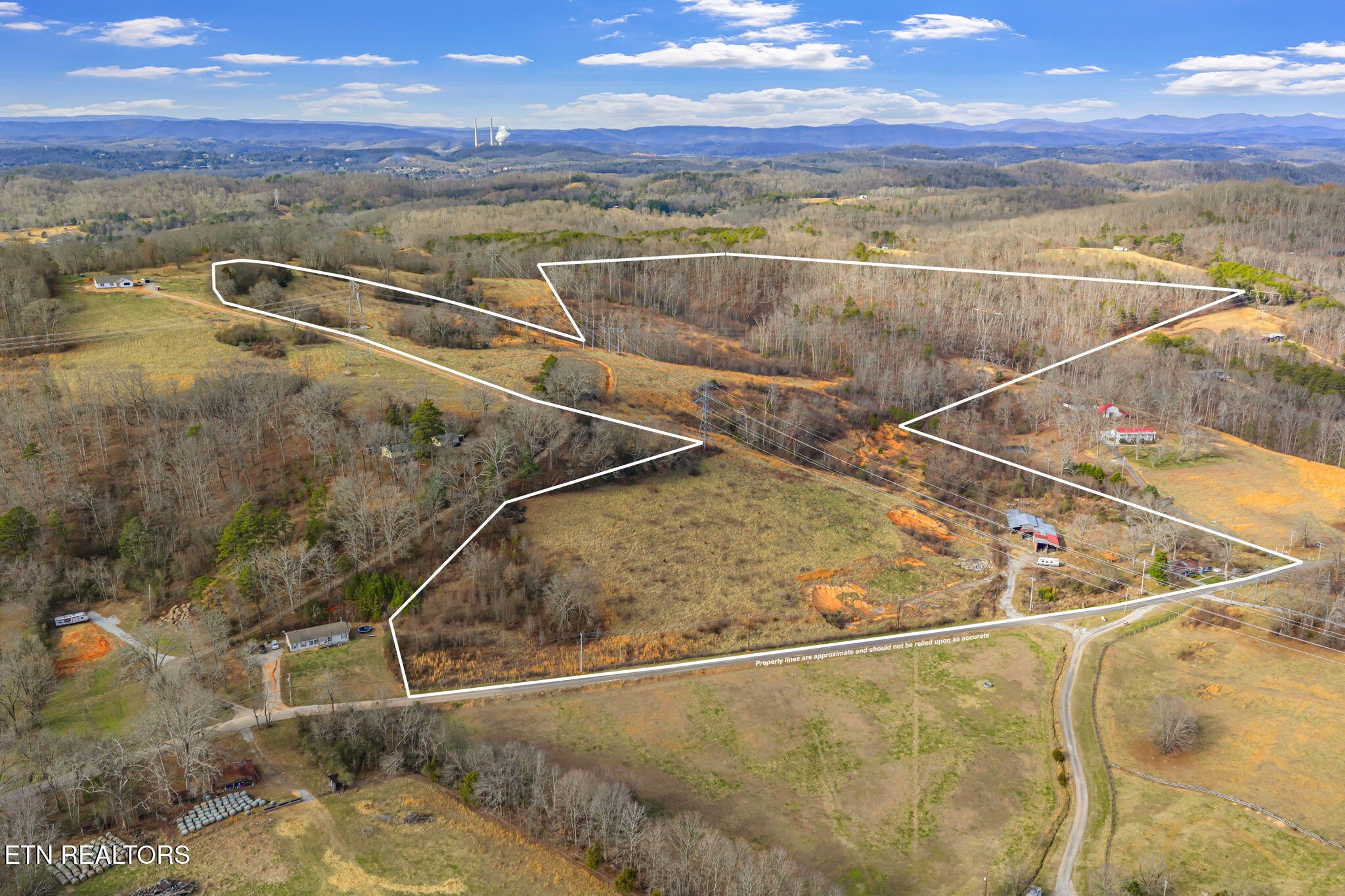 662 Buck Creek Rd Property Photo 1