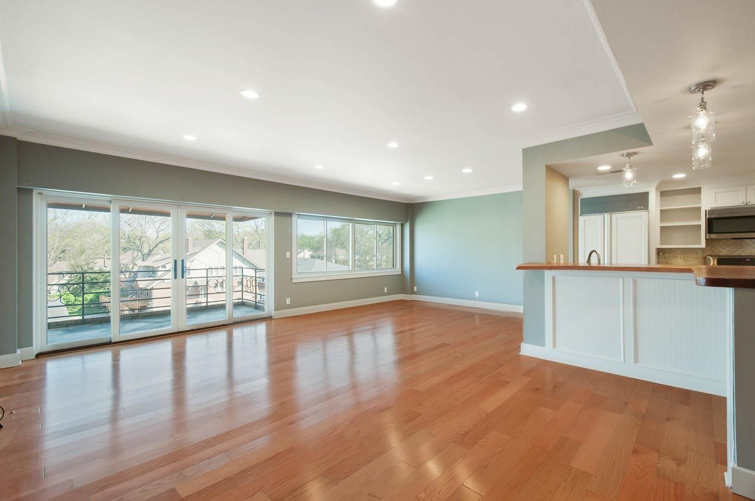 4200 West End Ave Property Photo 1