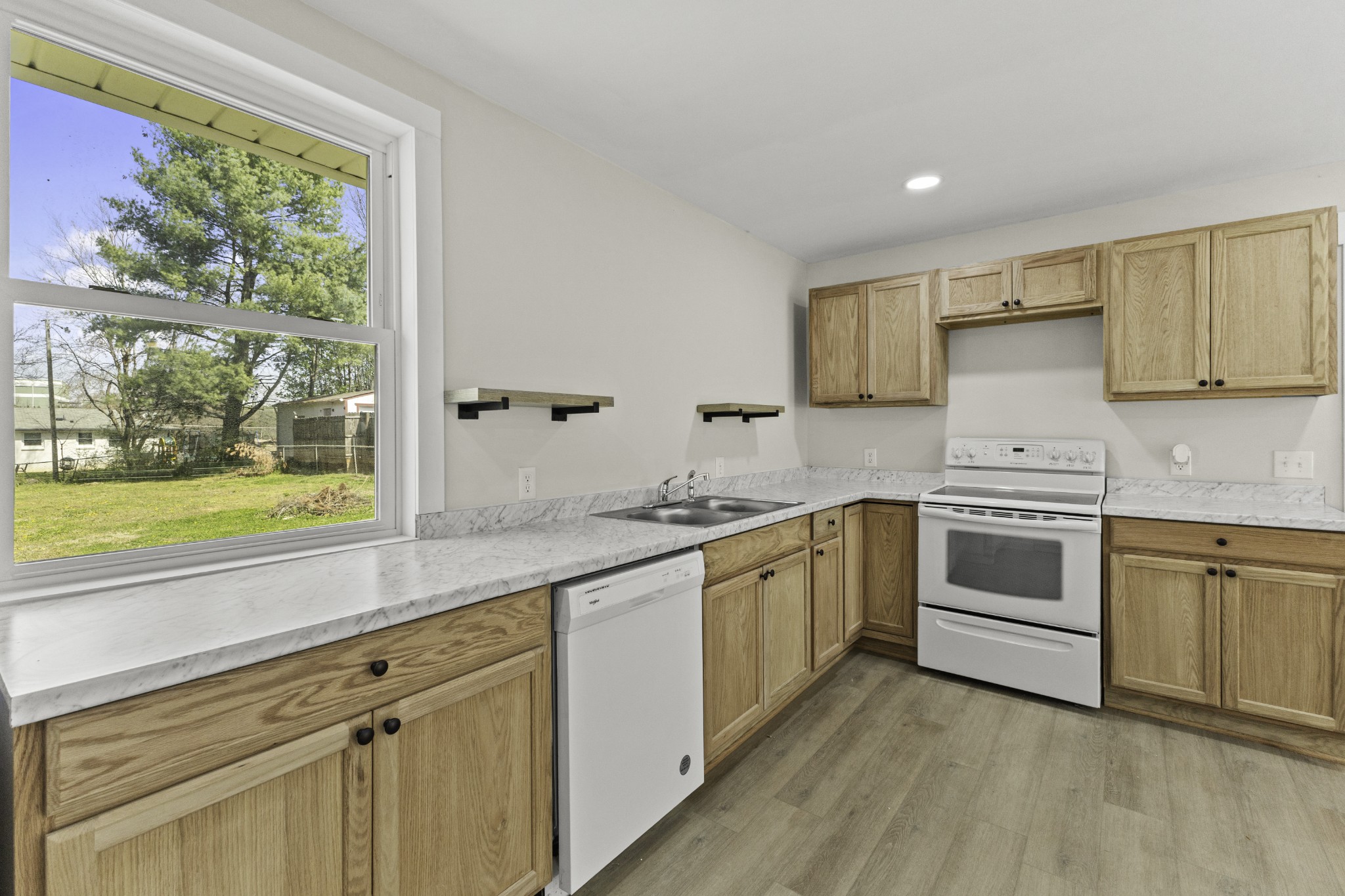 123 Hogin Rd Property Photo 6