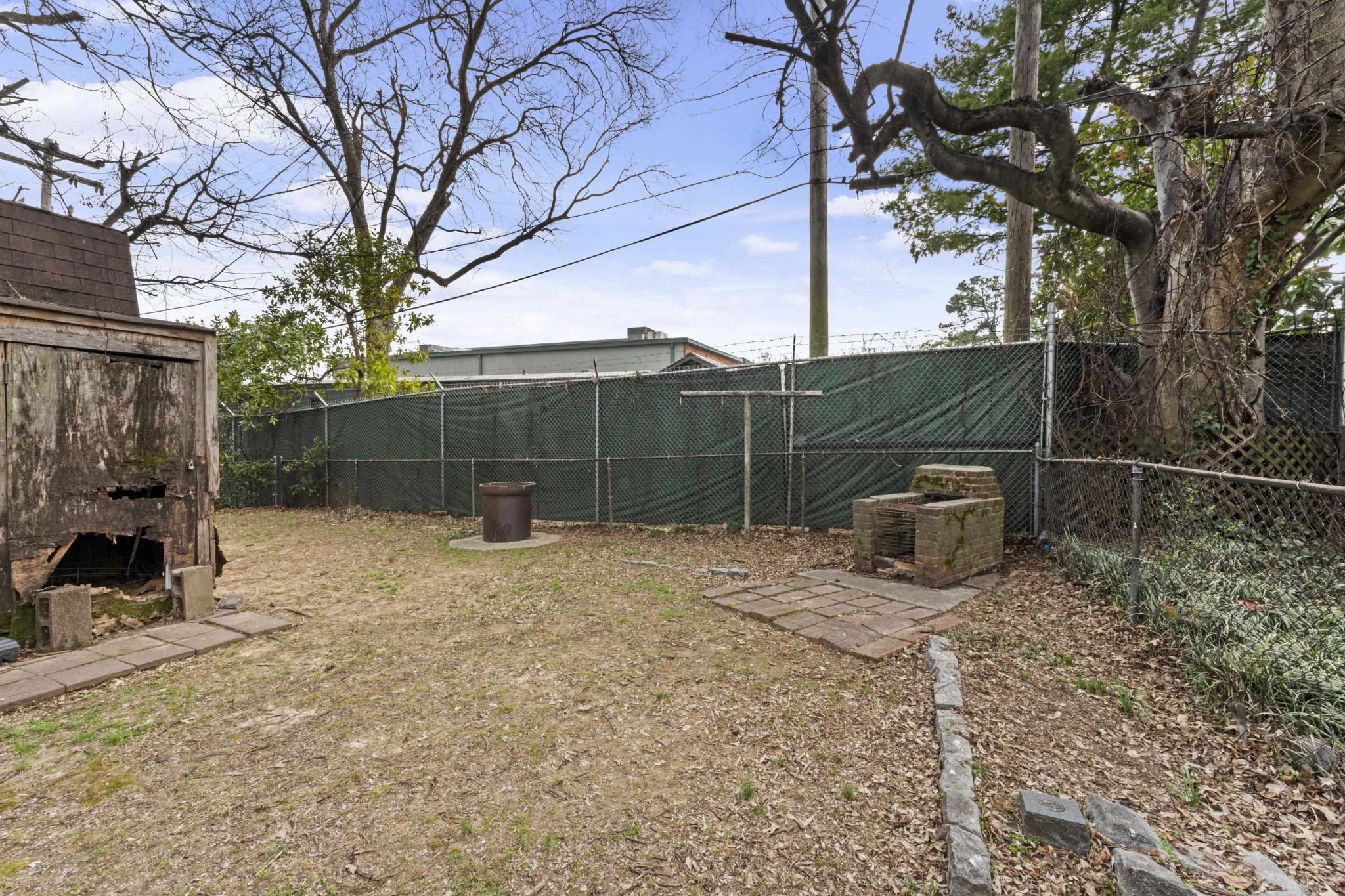 1995 Court Ave Property Photo 14