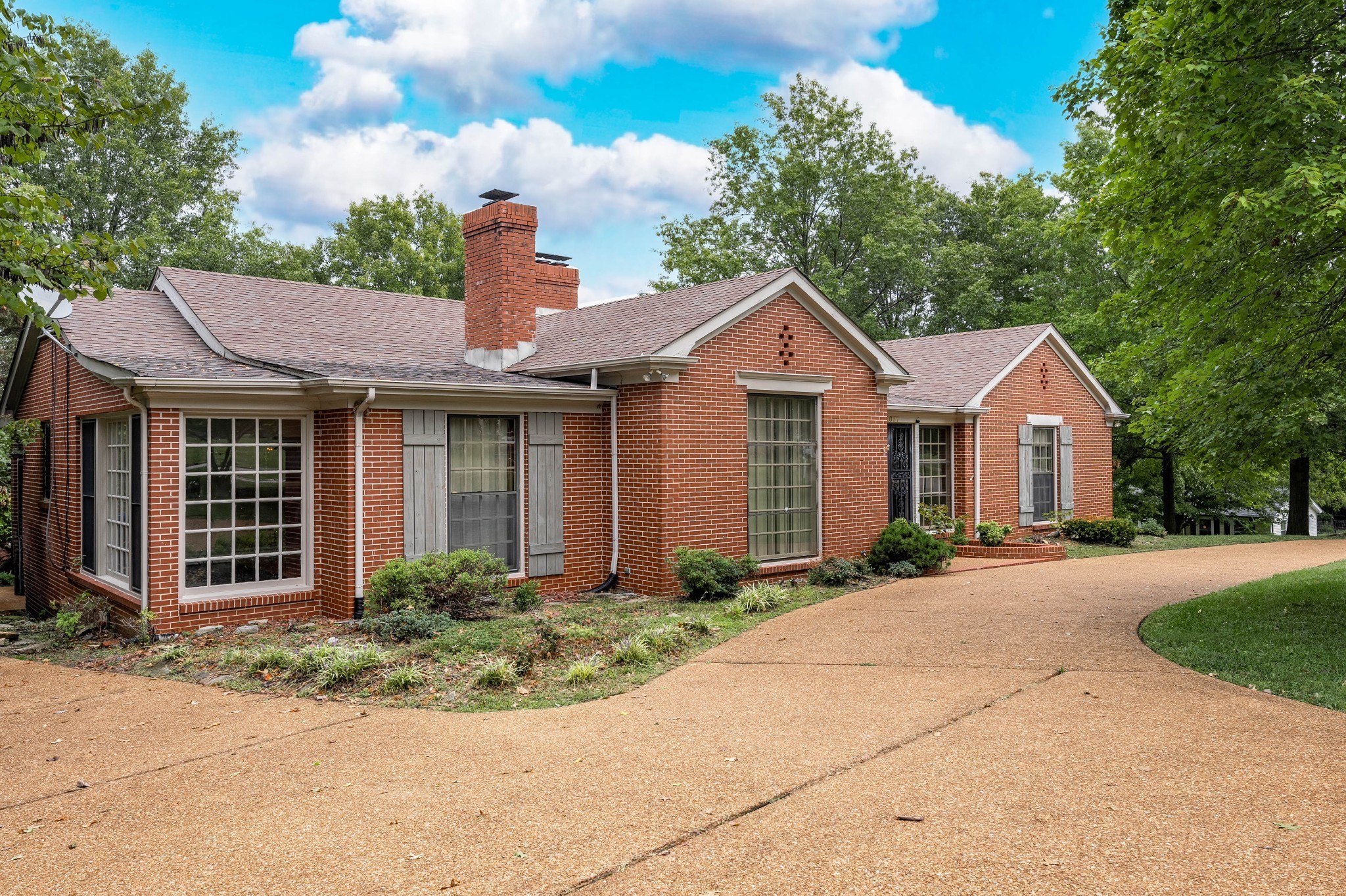 1037 Rolling Fields Cir
