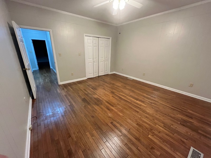 5001/2 Oakwood Dr Property Photo 6