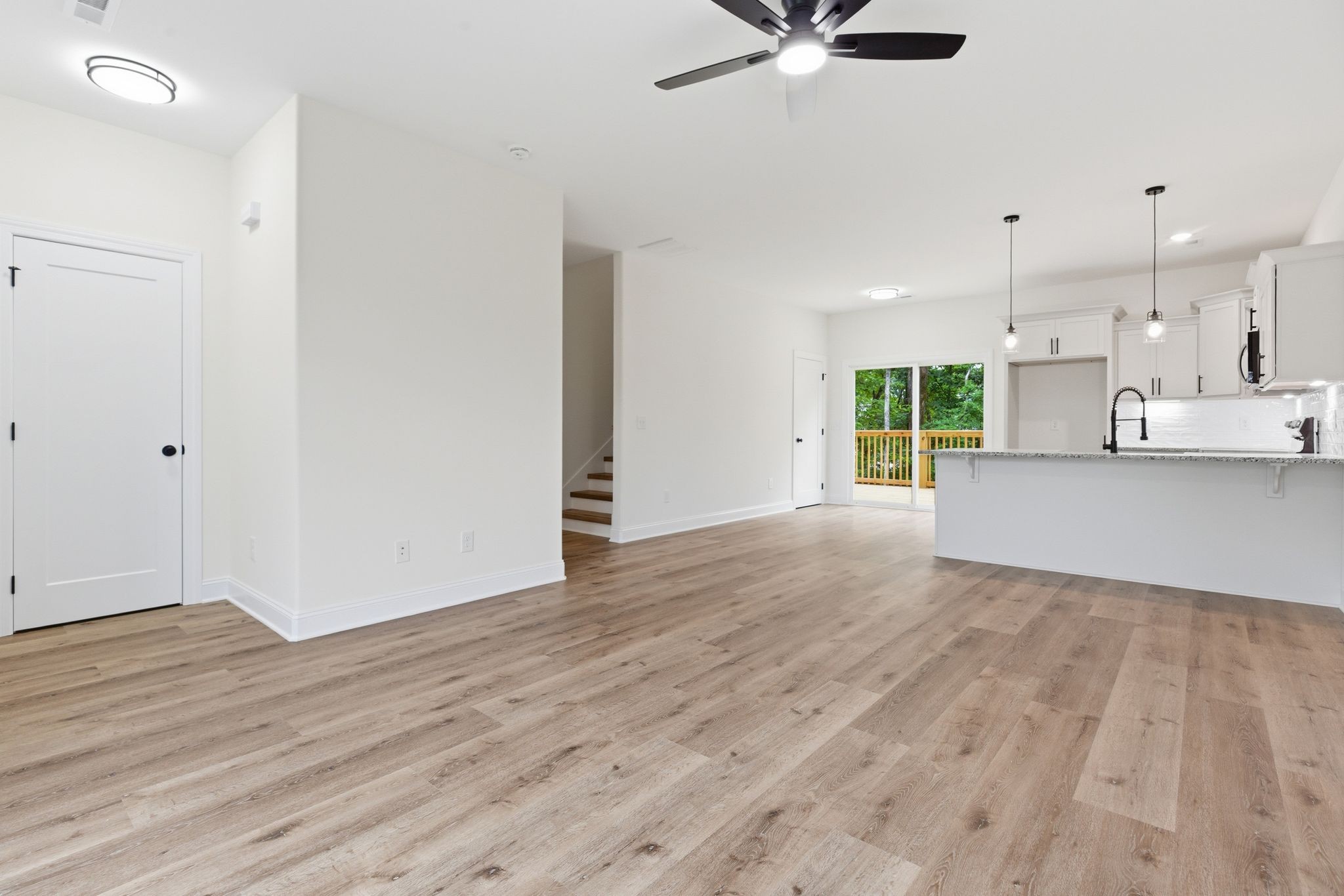 308 Spring St Property Photo 11