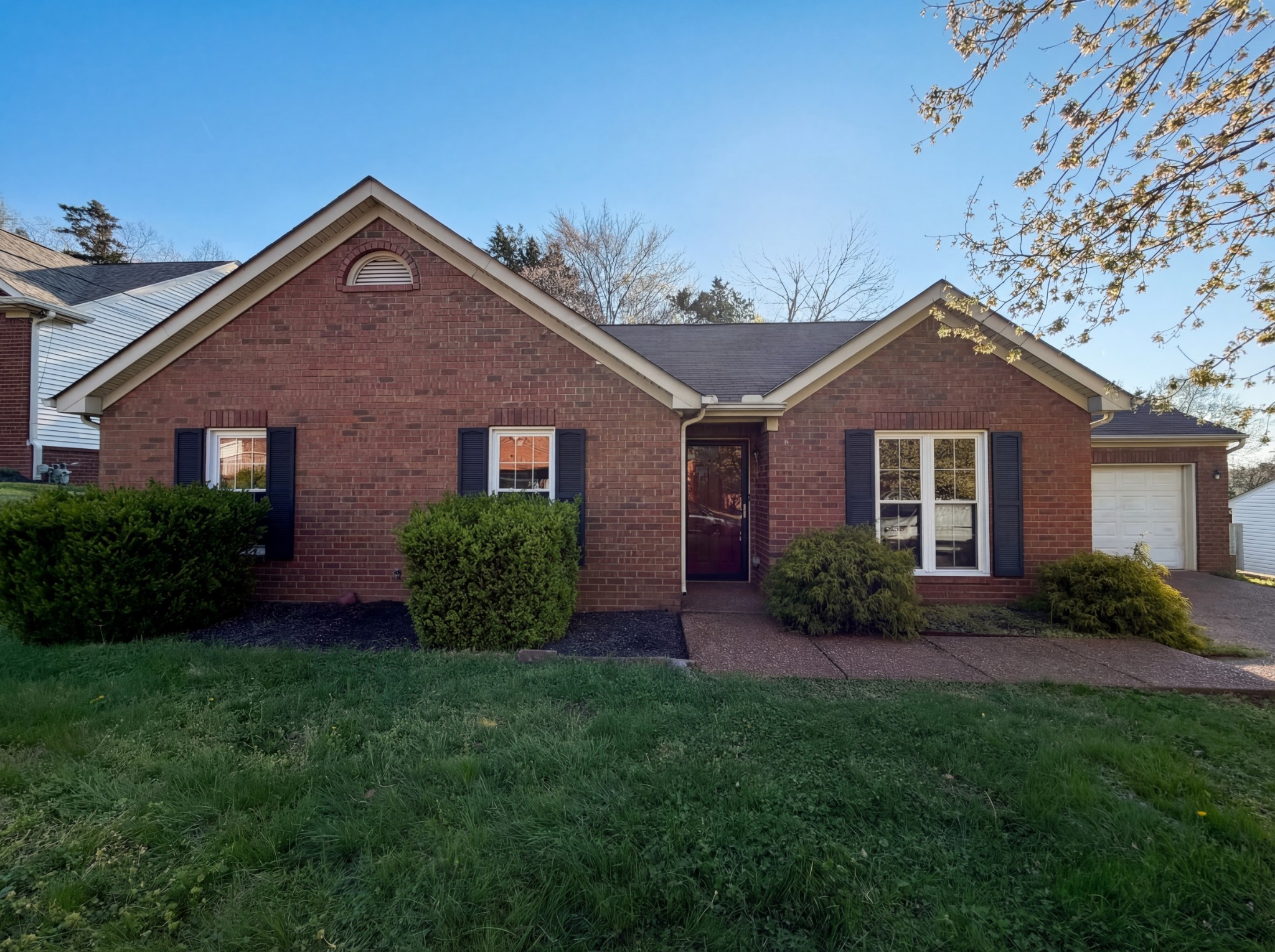 2416 Bayview Dr Property Photo 1