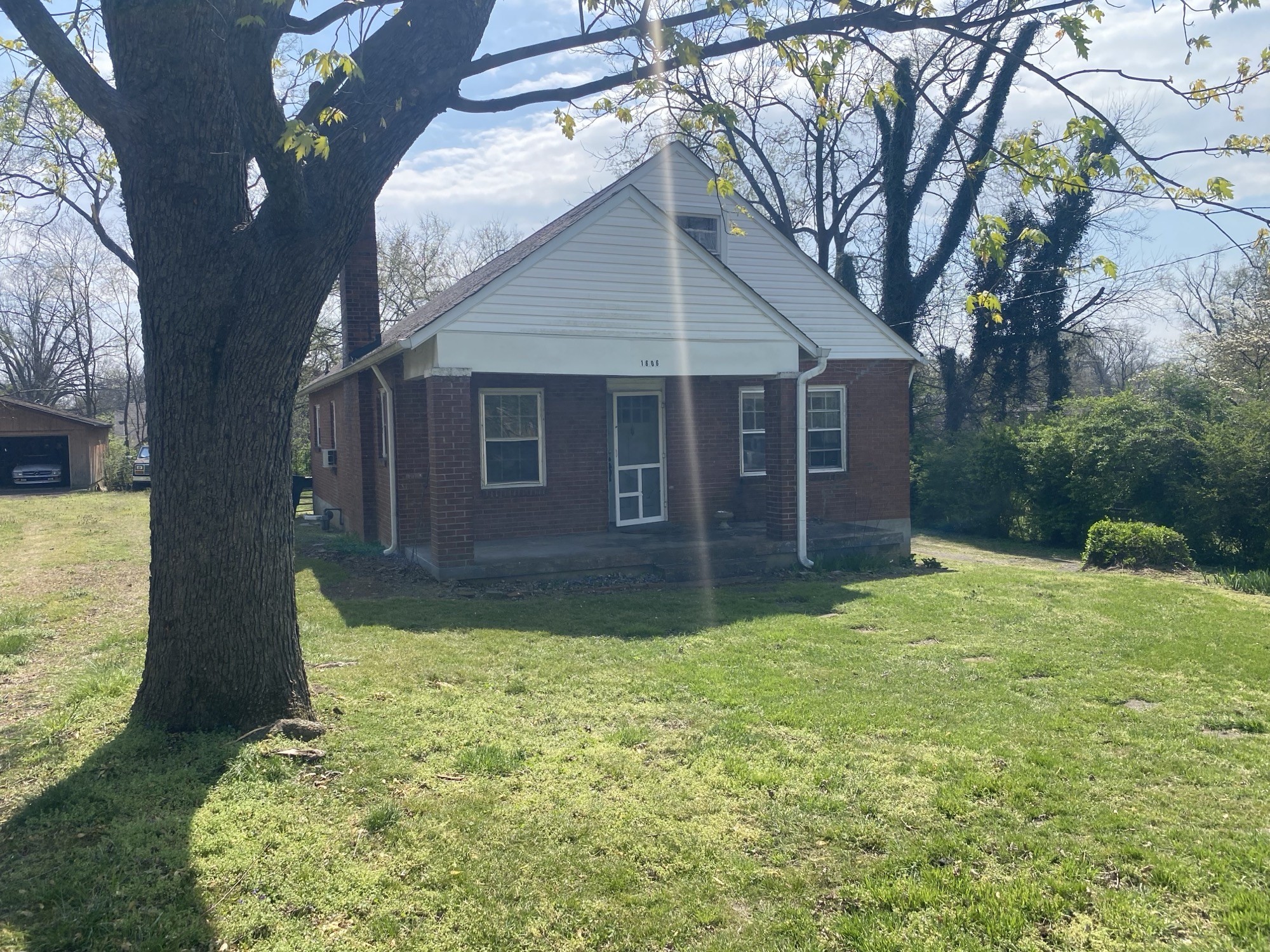 1606e Sharpe Ave Property Photo 17