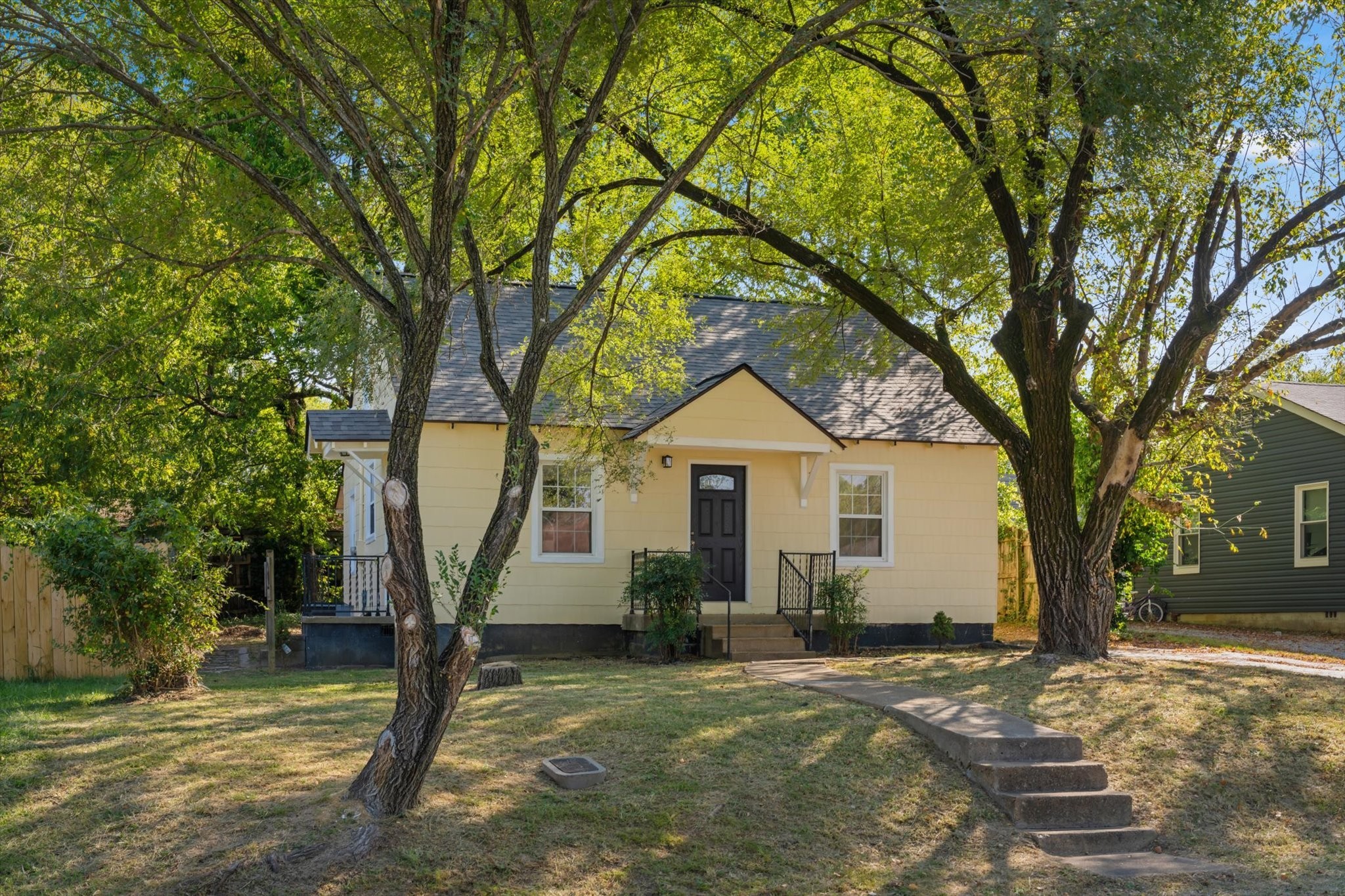 1114 Woodard St Property Photo 1